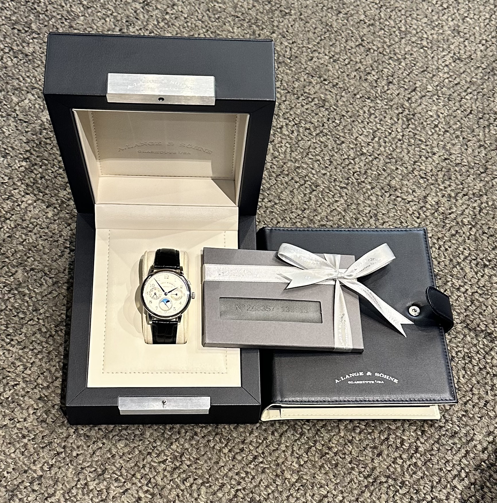 A. Lange & Sohne 1815 238.026 1815 Annual Calendar 2021 full set, box and papers. - Image 6