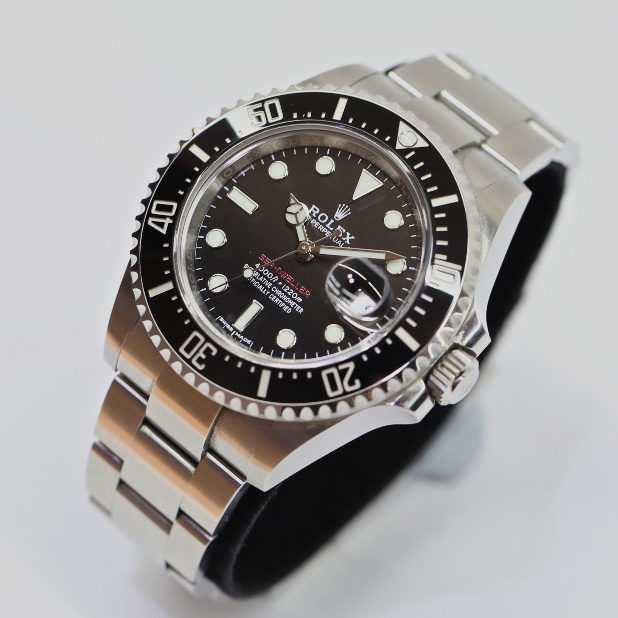 Rolex Sea Dweller 43, "Anniversary" in Rolex OysterSteel on a Rolex Oyster bracelet, Black Index Dial, Black Ceramic Bezel, Ref: 126600, Ca.2017, Complete with Box, Paper and Rolex Warranty - Image 4