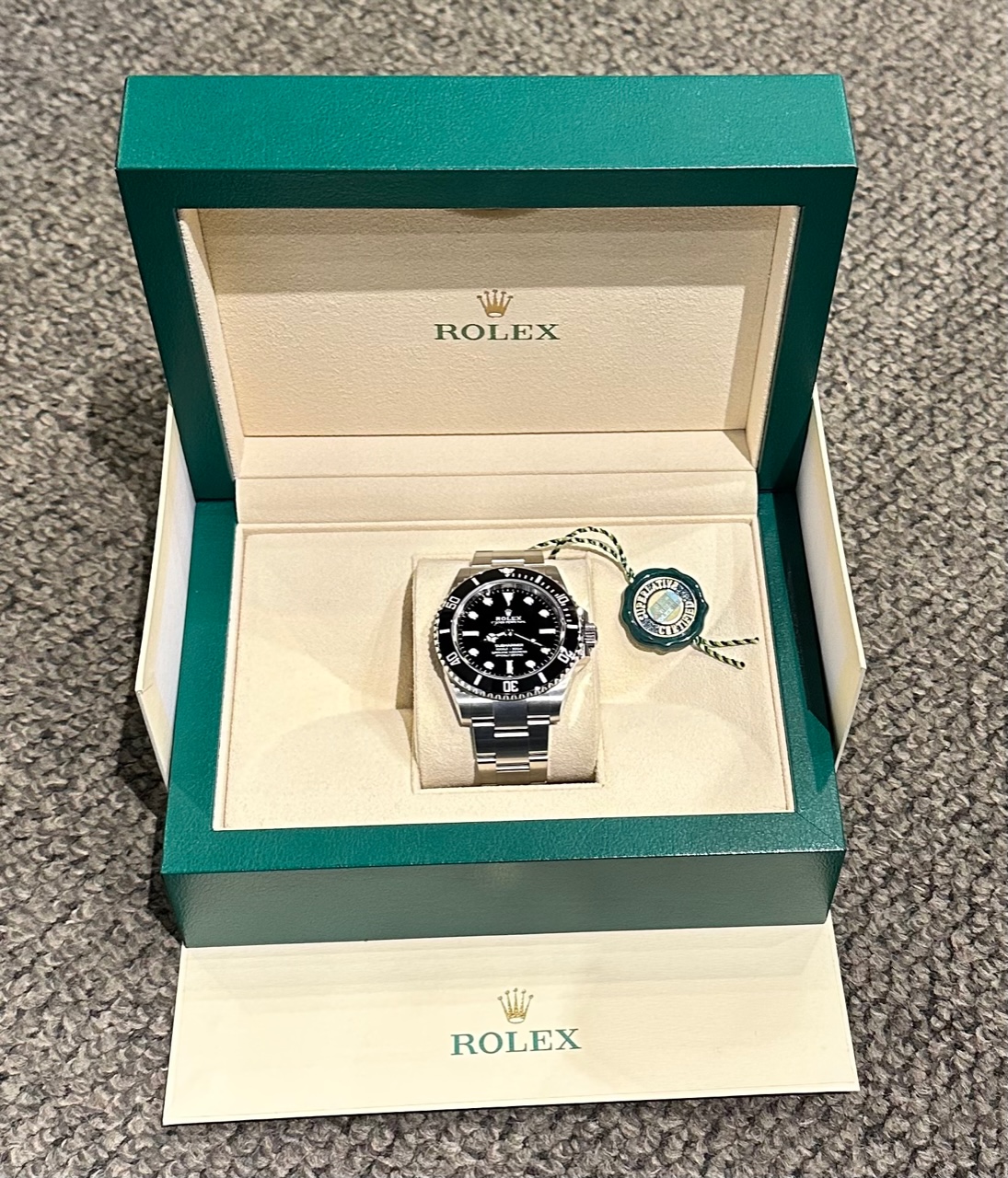 Rolex Oyster Perpetual Submariner stainless steel with Cerachrom bezel No Date 41mm curerent ref 124060, 2021, full set, never worn!! - Image 2