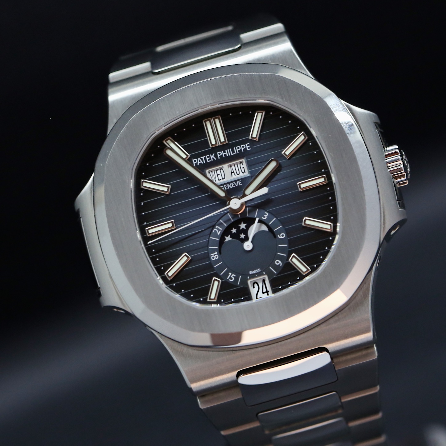 Patek Philippe Nautilus Annual Calendar Moon phase with the new blue ...