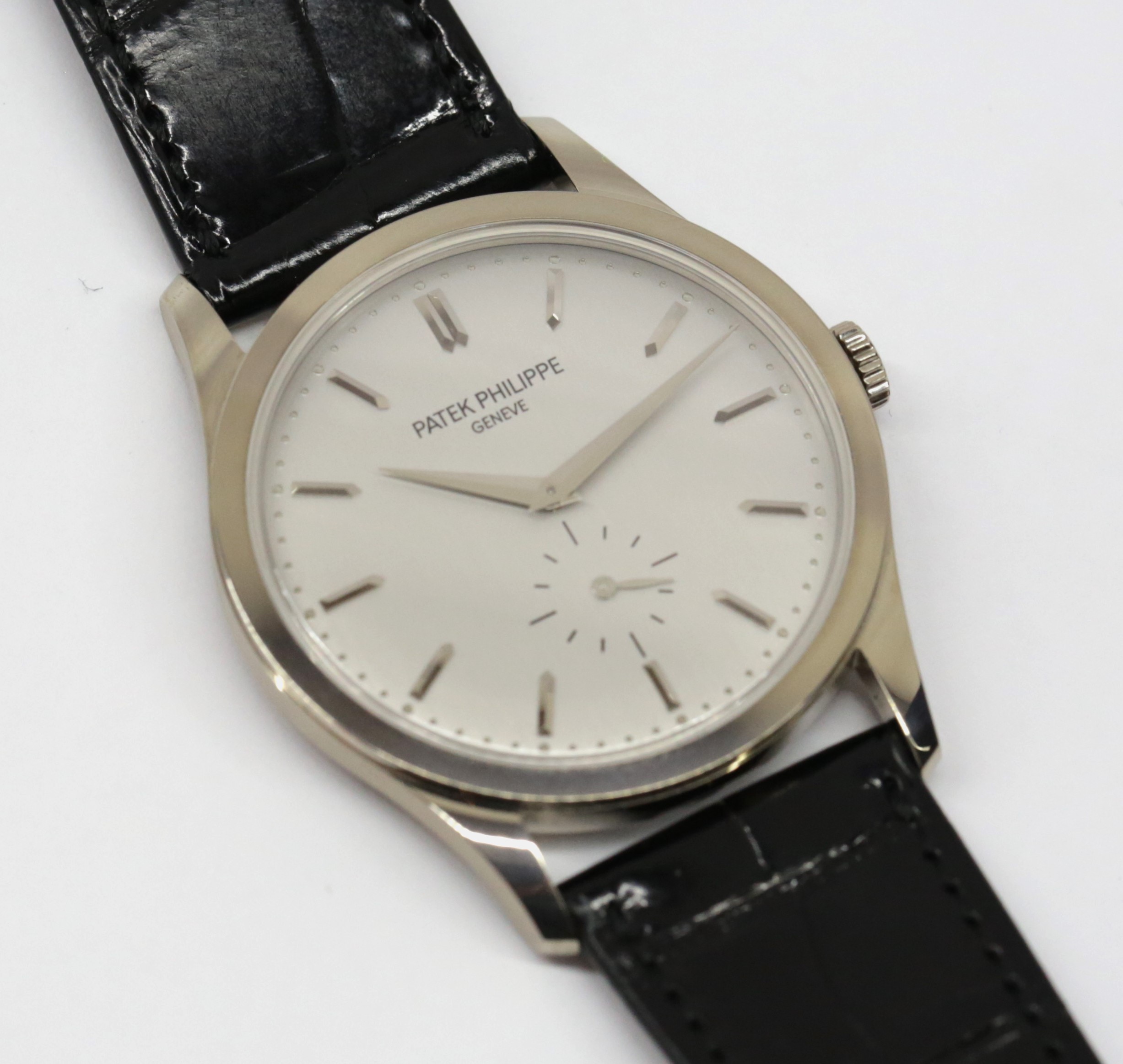Patek Philippe Calatrava Gents case reference 5196G-001 18ct white gold, silver dial, manual winding Ca 2020, $23,800(AUD). - Image 4