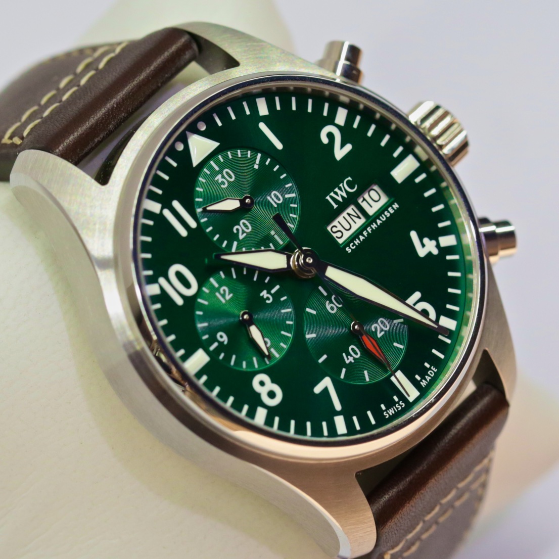 IWC International Watch Co of Schaffhausen Pilots chronograph with green dial, Ref IW388103 Ca 2022 full set."RRP $11,400" - Image 5