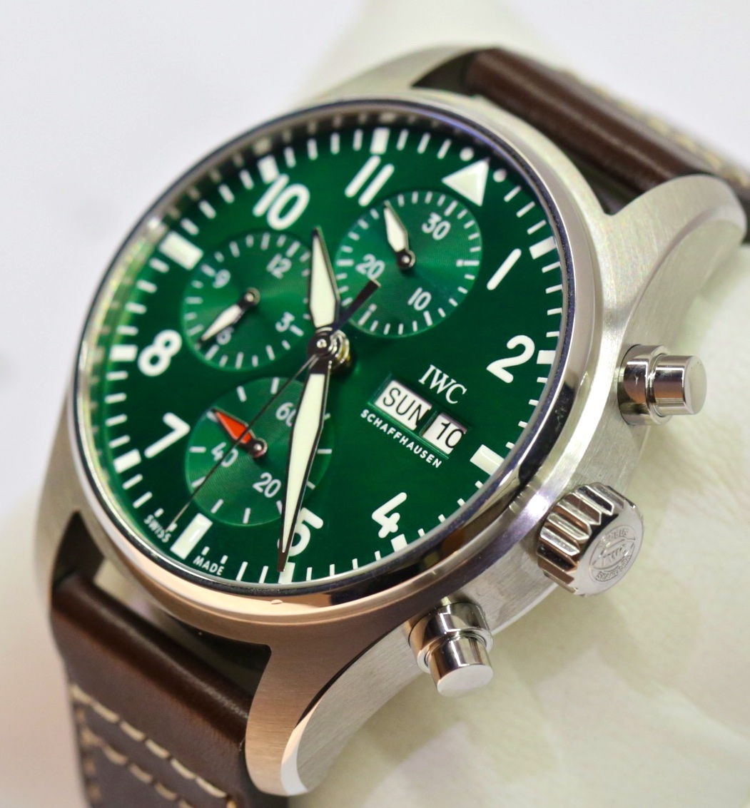 IWC International Watch Co of Schaffhausen Pilots chronograph with green dial, Ref IW388103 Ca 2022 full set."RRP $11,400" - Image 3