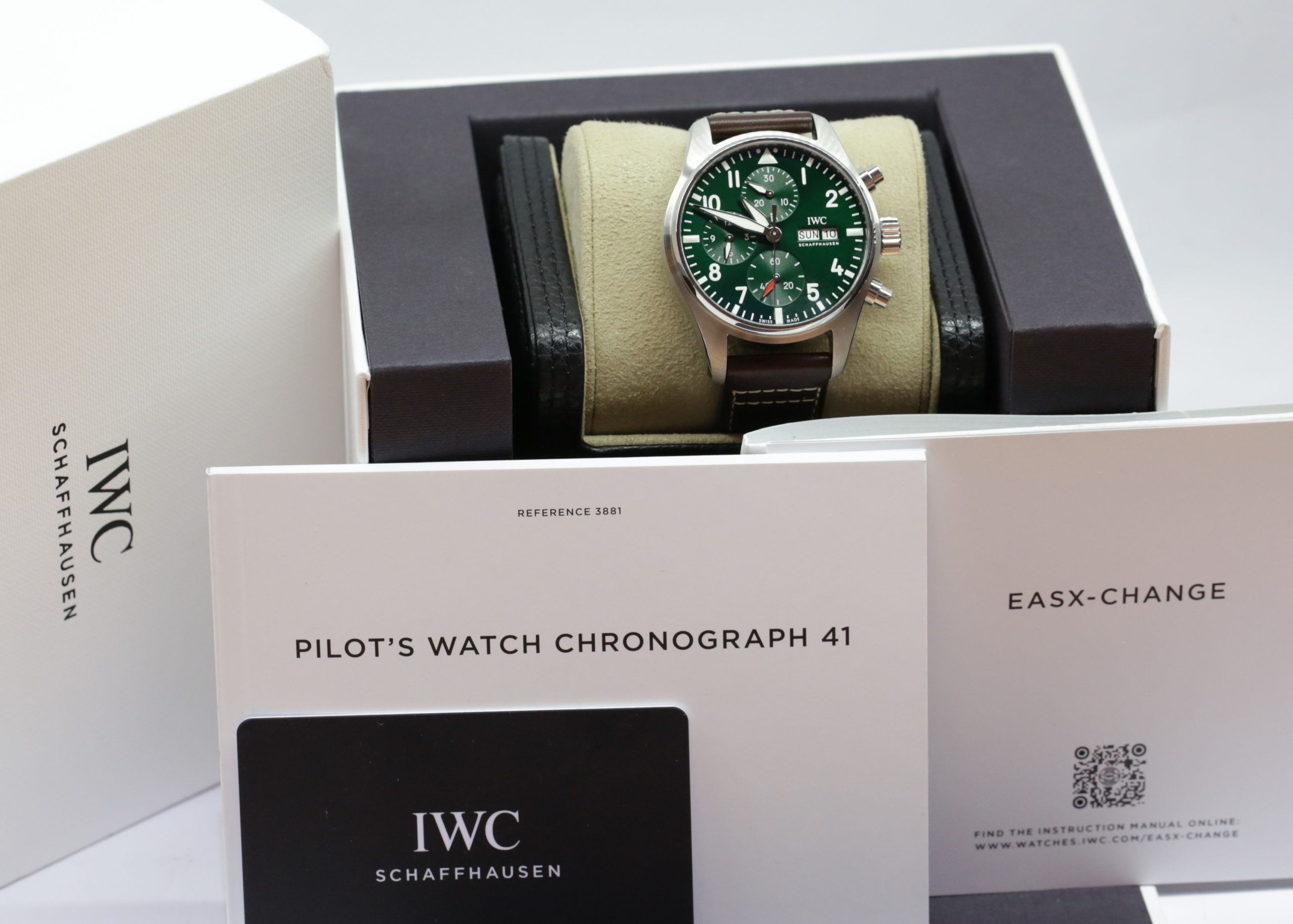IWC International Watch Co of Schaffhausen Pilots chronograph with green dial, Ref IW388103 Ca 2022 full set."RRP $11,400" - Image 7