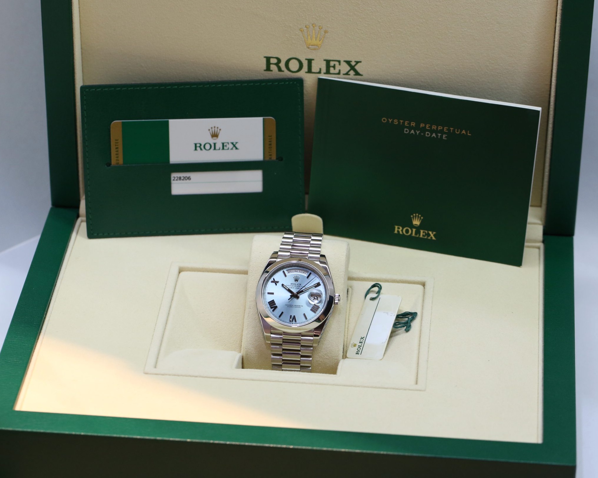 Rolex Oyster Perpetual Day-Date 40 in Platinum with Ice Blue Roman dial, on a Platinum President Bracelet Ref 228206. Ca. 2018, Complete with Box, Book and Rolex Warranty Card. - Image 7