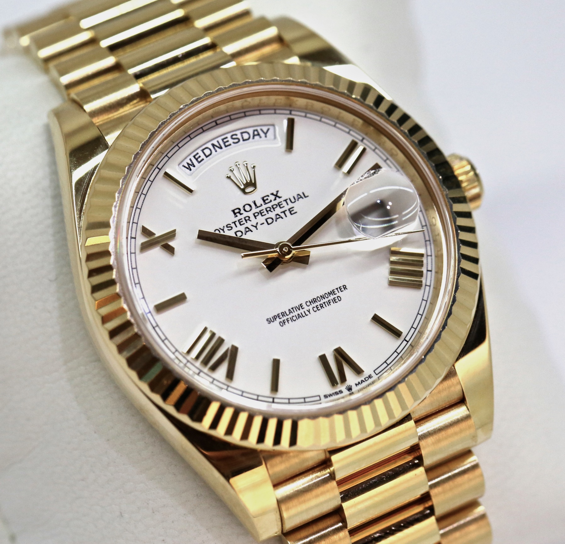 Rolex Oyster Perpetual Day-Date 40 in 18ct Yellow Gold, White Roman Dial, 18ct Yellow Gold Rolex Presidential bracelet, Ref. 228238, Ca. 2020