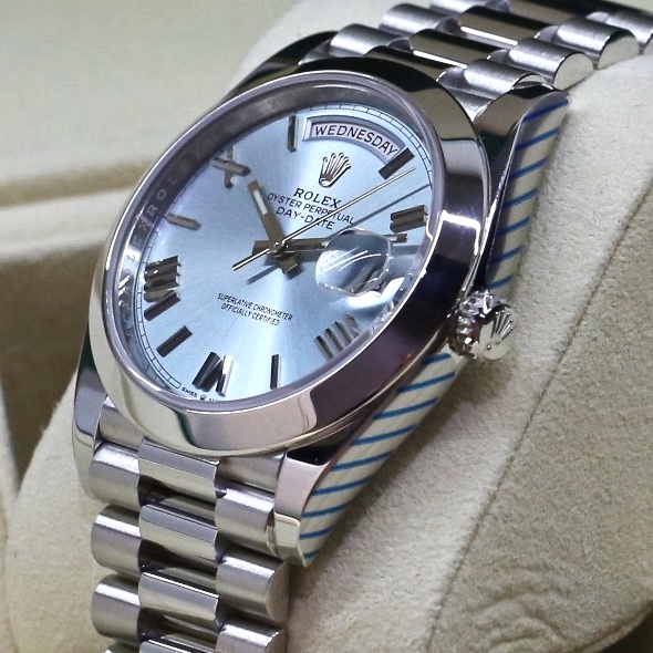 Rolex Oyster Perpetual Day-Date 40 in Platinum with Ice Blue Roman dial, on a Platinum President Bracelet Ref 228206. Ca. 2018, Complete with Box, Book and Rolex Warranty Card. - Image 4