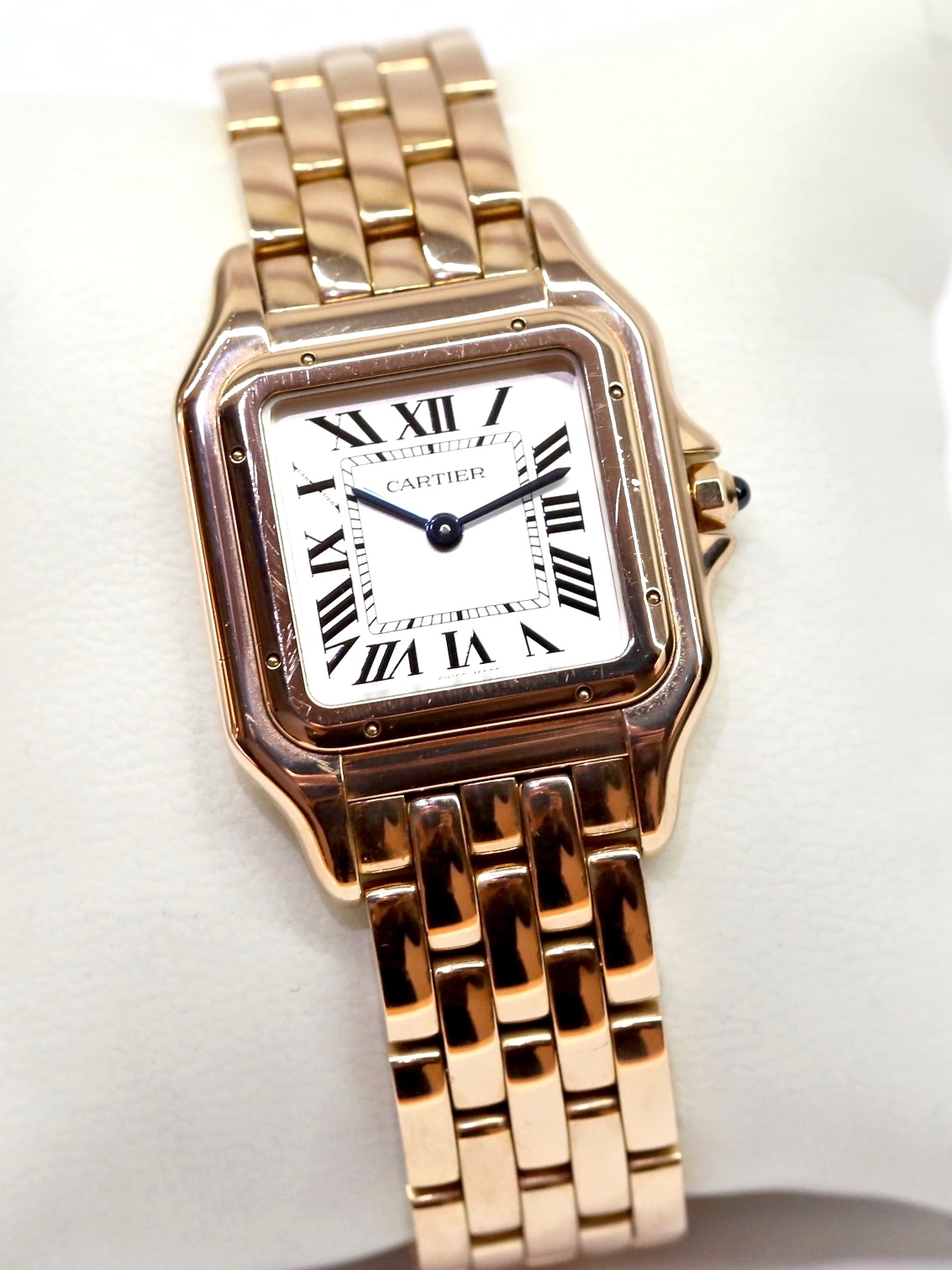 Panthère de Cartier watch, medium model, quartz movement in 18ct rose gold, silvered dial, blued-steel sword-shaped hands, 18ct rose gold bracelet, Ref: WGPN0007 - Image 7