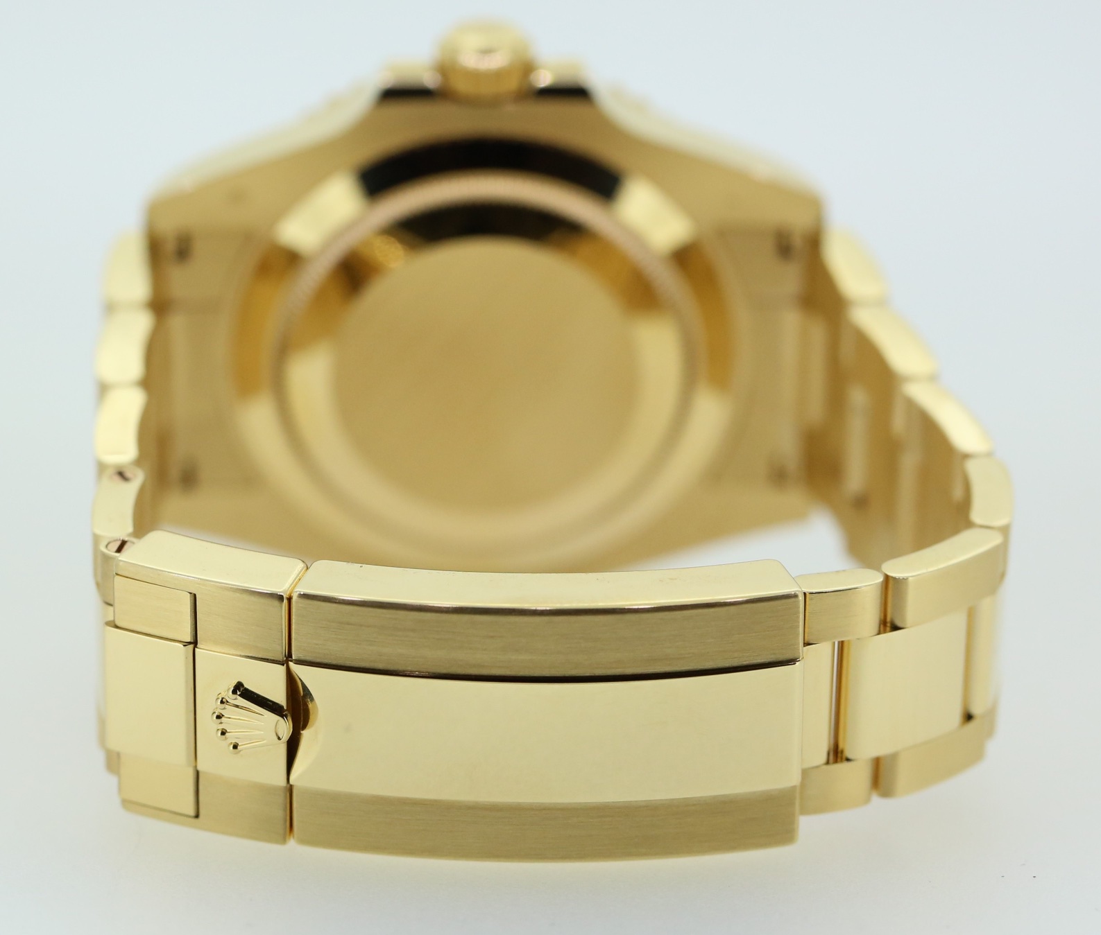 Rolex Submariner Date in 18ct Yellow Gold on 18ct Yellow Gold Rolex Oyster Bracelet, Black Index Dial, Black Ceramic Bezel, Ref: 126618LN, with Box, Book, Swing tags & Rolex Warranty card - Image 4