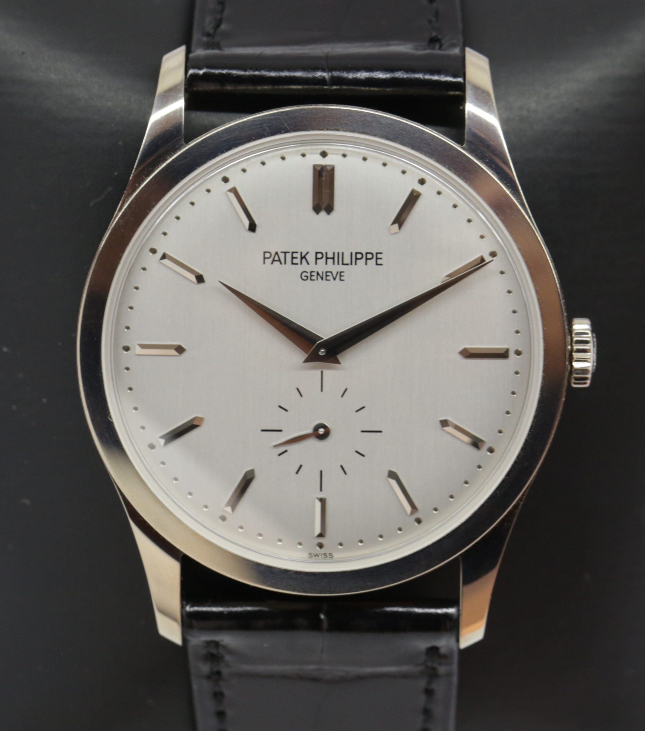 Patek Philippe Calatrava Gents case reference 5196G-001 18ct white gold, silver dial, manual winding Ca 2020, $23,800(AUD). - Image 3