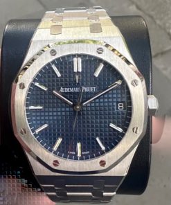 Audemars Piguet Royal Oak Blue Dial stainless steel, Ref 15500ST.OO.1220ST.01, Ca 2020, full set B&P