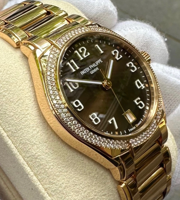 Patek Philippe Twenty-4 Ref 7300/1200R-001 rose gold, on 18ct rose gold Patek Philippe bracelet, bezel set with 160 diamonds, 2020 full set. "RRP $70,250"