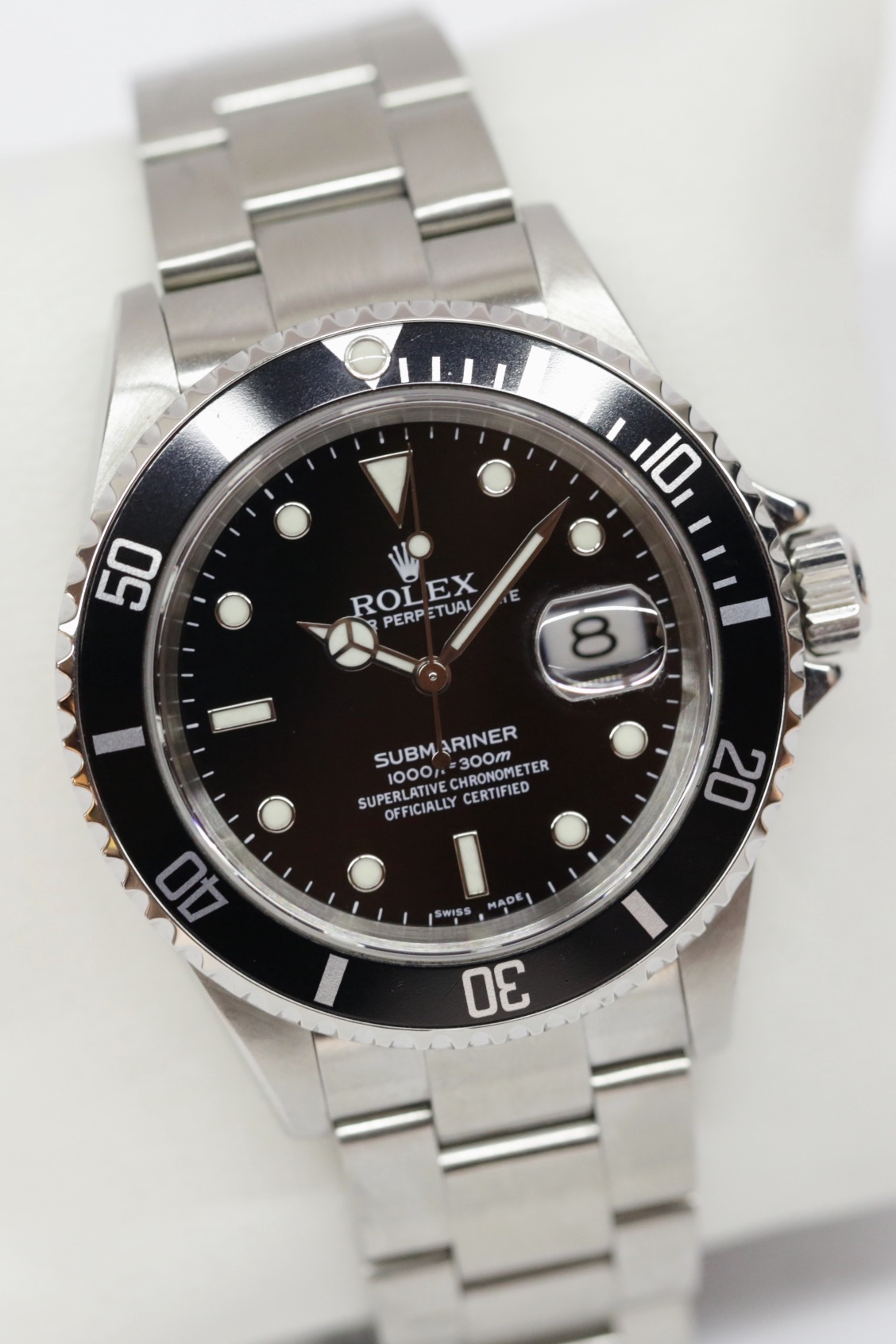 Rolex Submariner Date in Stainless Steel on Rolex Stainless steel Flip lock Oyster Bracelet, Black Index Dial, Complete with the Inner & Outer box, Rolex Warranty certificate and swing tags. Reference: 16610, Circa 2004 - Image 6