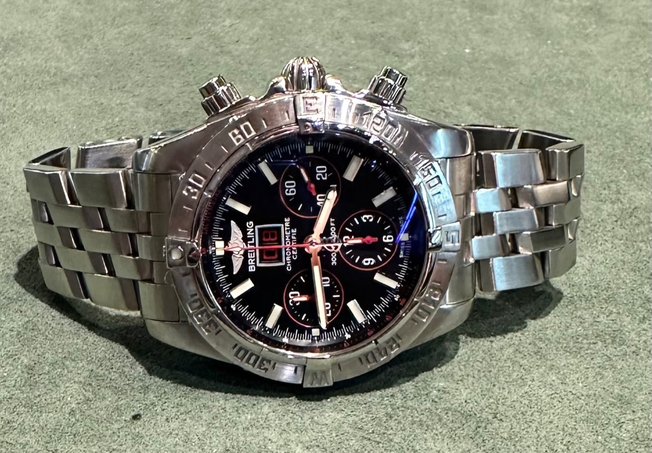 Breitling Black Bird Big Date Chronometer Chronograph REF A44359, with box and papers, Ca 2012. 1 only at $3,960!! - Image 5