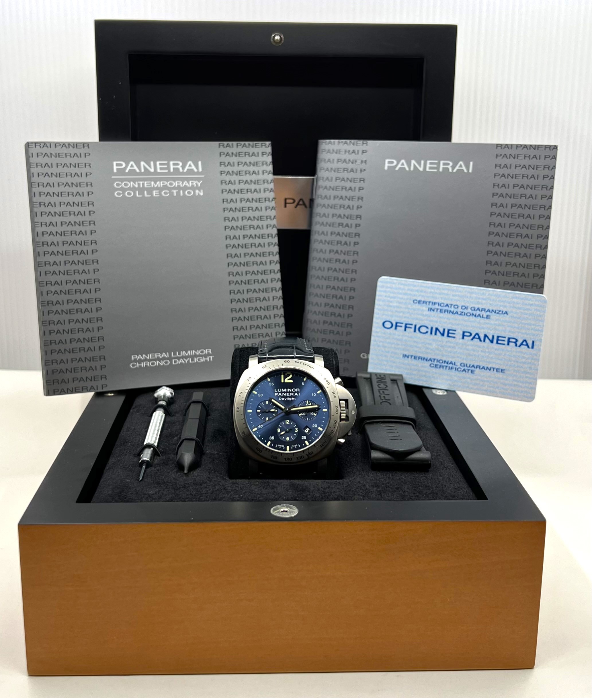 Panerai Luminor Daylight Chronograph in Titanium, Blue Index Dial, on Navy Blue Panerai Alligator Strap with Titanium Panerai Deployant Buckle, Ref. PAM00326, Circa:2009, Complete with Box & Papers - Image 4