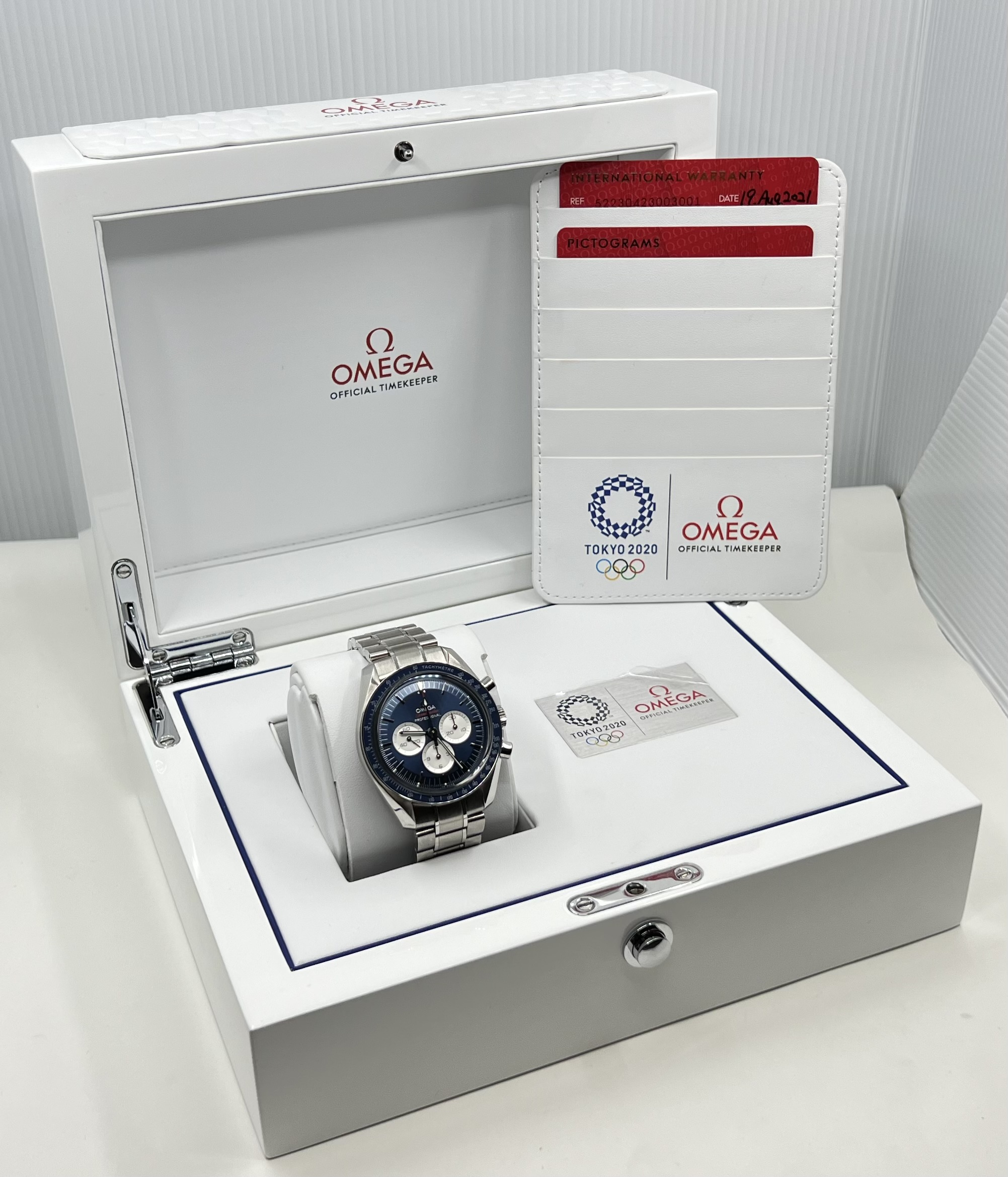 Omega Speedmaster Professional, "Tokyo 2020 Olympics" Edition, Stainless Steel, Blue index dial & Silver sub dials, on Omega Stainless Steel Bracelet, Ref. 522.30.42.30.03.001, Ca.2020, Box, Book & Warranty Cards - Image 6