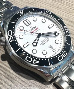 Omega Seamaster Professional 300m diver Co-Axial Ca 2019 box & papers $4,800(AUD)