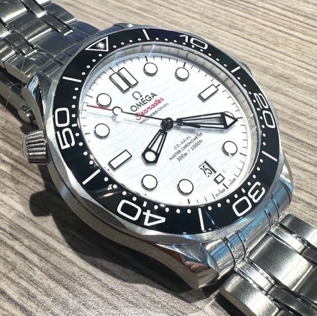 Omega Seamaster Professional 300m diver Co-Axial Ca 2019 box & papers $4,800(AUD)