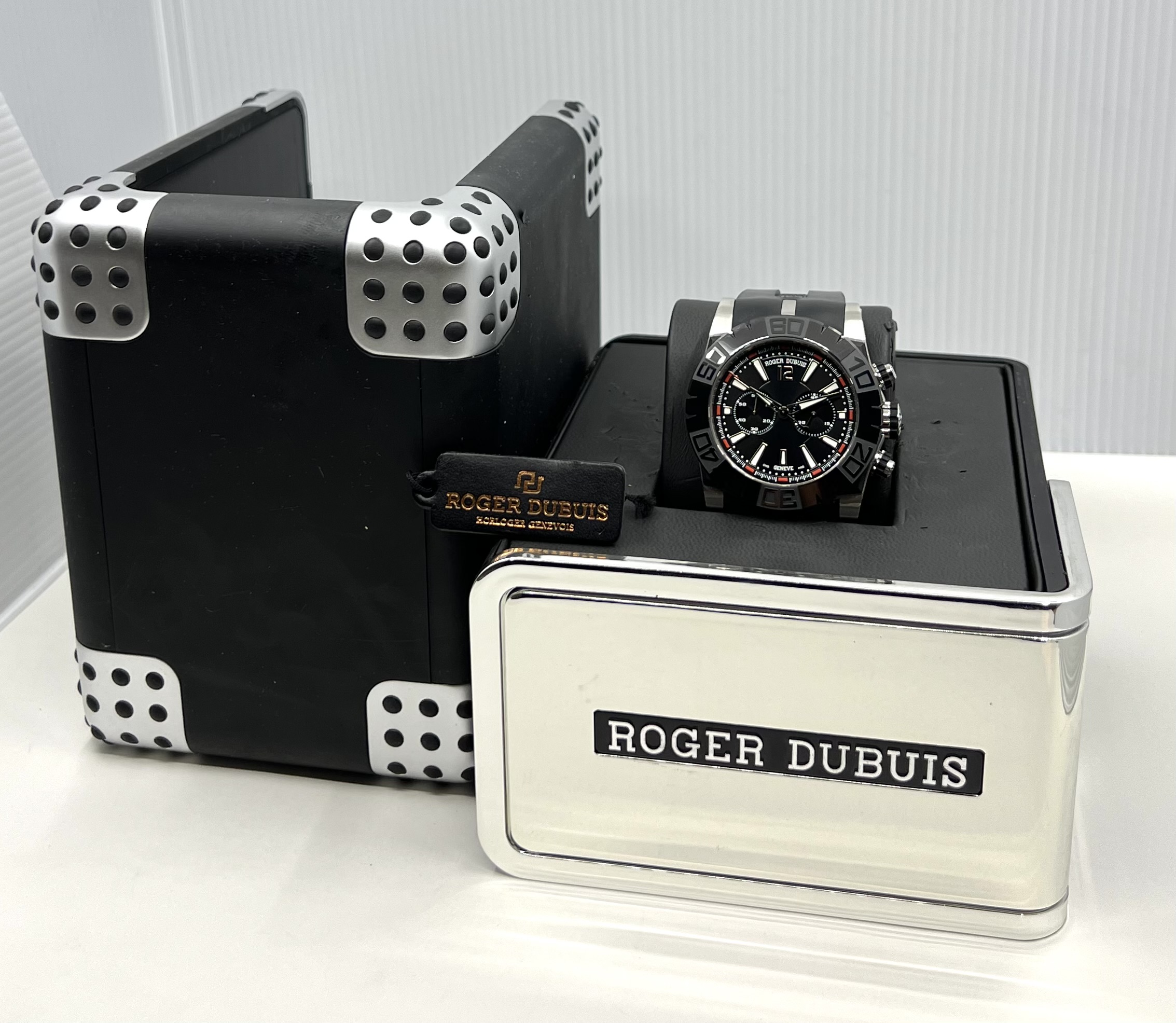 Roger Dubuis Easy Diver Chronograph, in Stainless Steel, Black Index Dial on Black Rubber Roger Dubuis Strap & Stainless Steel Roger Dubuis Deployant, Ref. DBSE0282, Circa: 2015 - Image 5