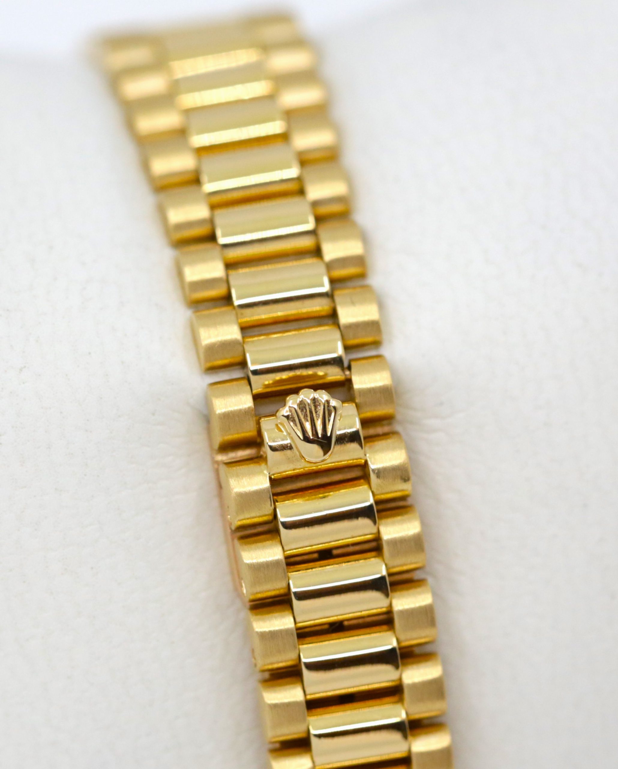 Rolex Lady-Datejust 26 in 18ct Yellow Gold, with Graduated Blue Diamond Dial, on 18ct Yellow Gold Rolex President Bracelet, Ref. 79178, Circa: 1999, with Box & Recently Serviced by Rolex Australia - Image 4