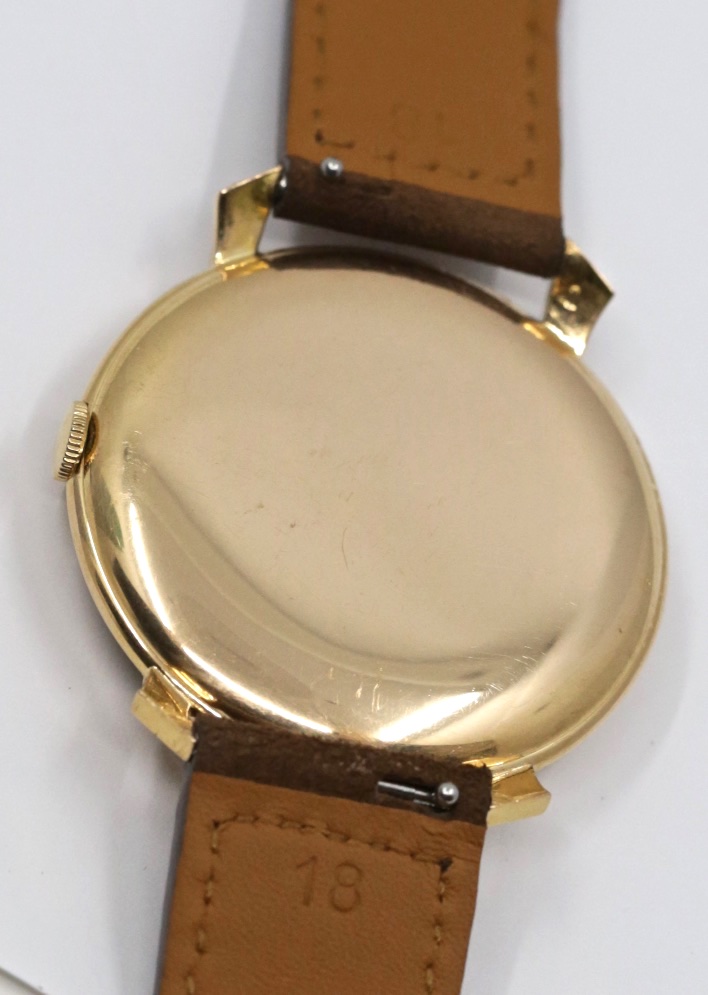 IWC wristwatch in 18ct rose gold, Flared Lugs, Rare gold textured Dial, Manual winding, Calibre 89, 37mm case on brown suede strap - Image 4
