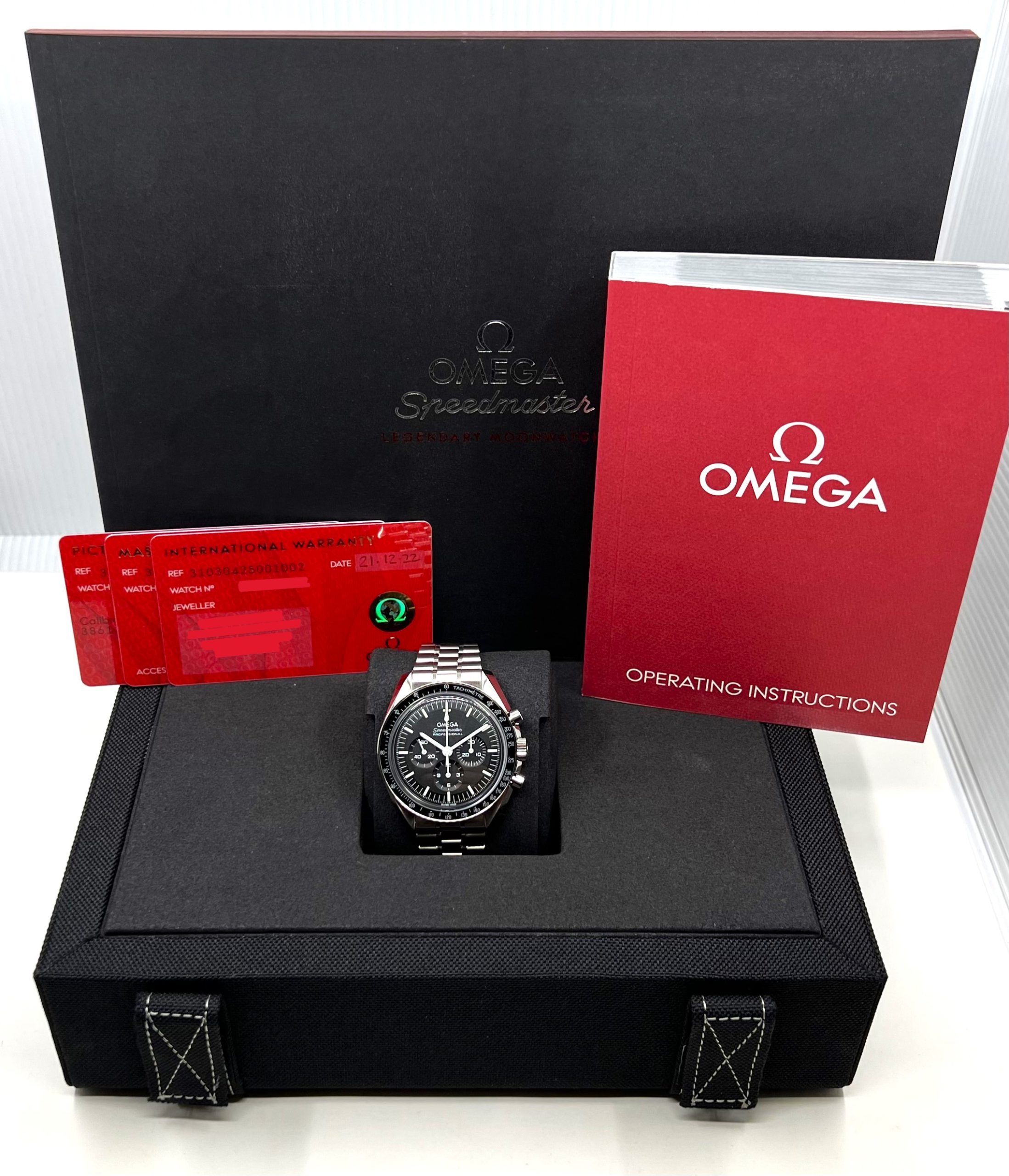 Omega Speedmaster Professional Moonwatch “Sapphire Sandwich”, in Stainless Steel, Black Index Dial, on Stainless Steel Omega Bracelet, Ref. 310.30.42.50.01.002, Circa: 2022, with Box, Book & Omega Warranty cards, - Image 7