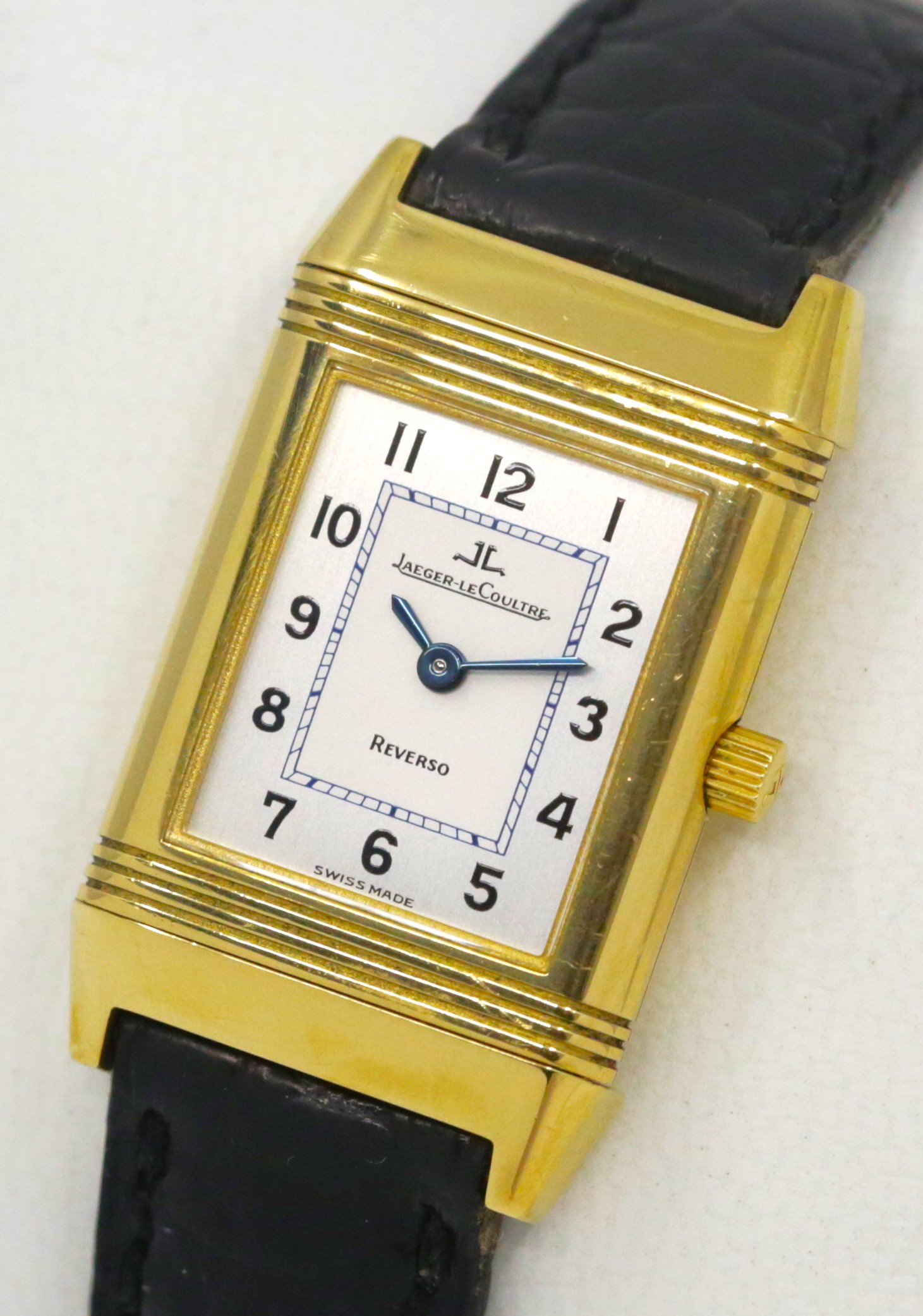 Jaeger Le Coultre Reverso ladies 18k Yellow gold, 260.1.86, manual winding with box papers. - Image 2