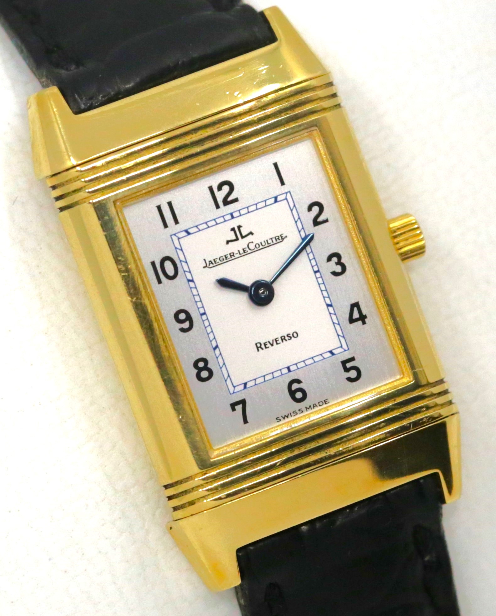 Jaeger Le Coultre Reverso ladies 18k Yellow gold, 260.1.86, manual winding with box papers. - Image 3