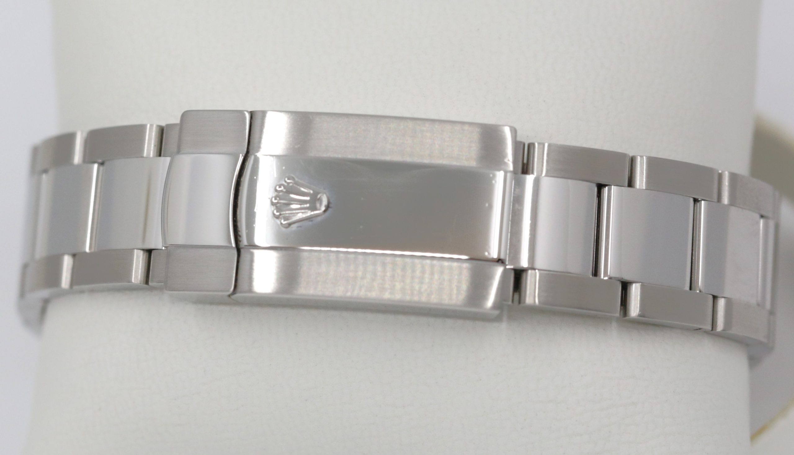 Rolex Milgauss Z-Blue, green glass, Stainless Steel on Rolex Oystersteel Bracelet, Ref: 116400GV, Complete with Box, book and Rolex Warranty card and swing tags and Rolex Service Warranty paper. Ca. 2017 - Image 6