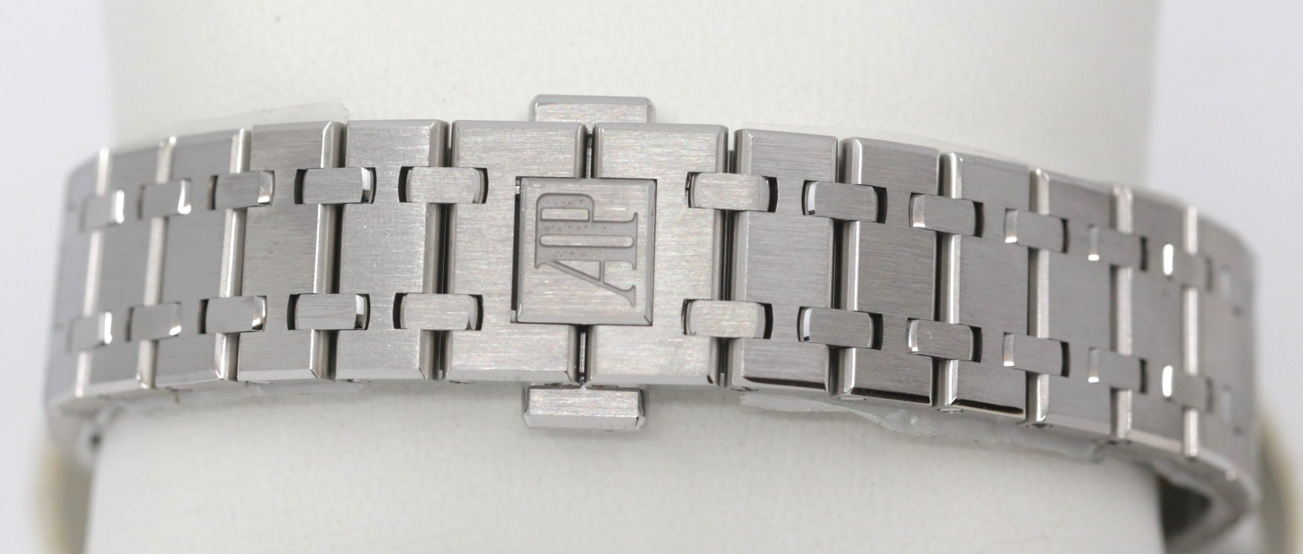Audemars Piguet Royal Oak Ref 15450ST.00.1256ST.01.A, 37mm stainless steel, full set inc warranty card, still under AP warranty. ON SALE!! - Image 7