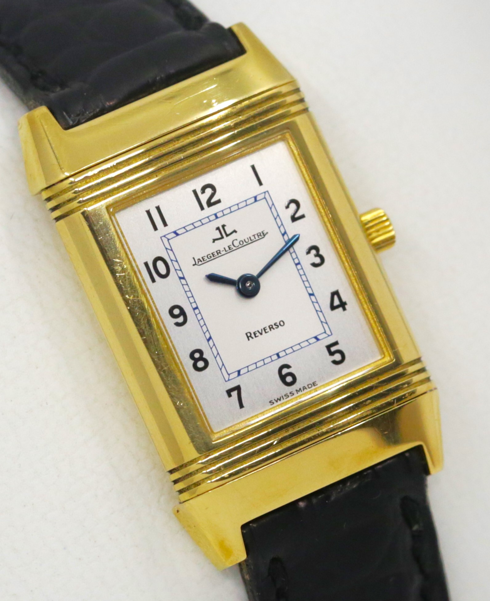Jaeger Le Coultre Reverso ladies 18k Yellow gold, 260.1.86, manual winding with box papers.
