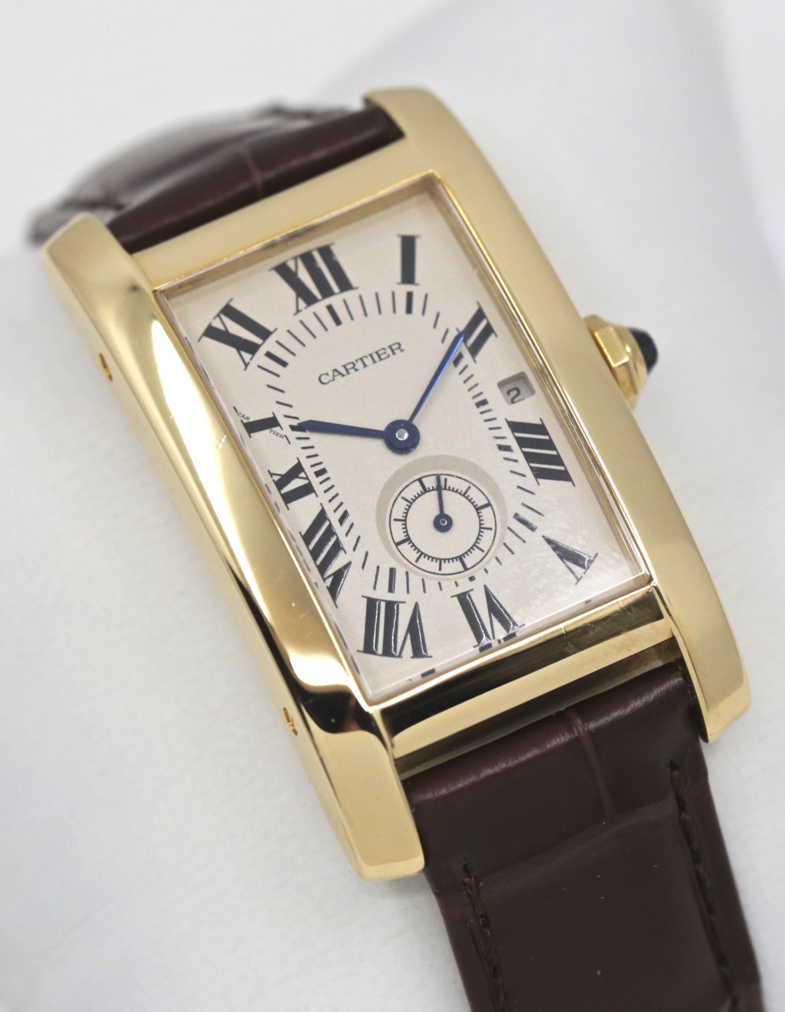 Cartier Tank American, Midsize in 18ct yellow gold, Quartz movement, Cartier strap with 18ct Yellow gold Cartier folding buckle.