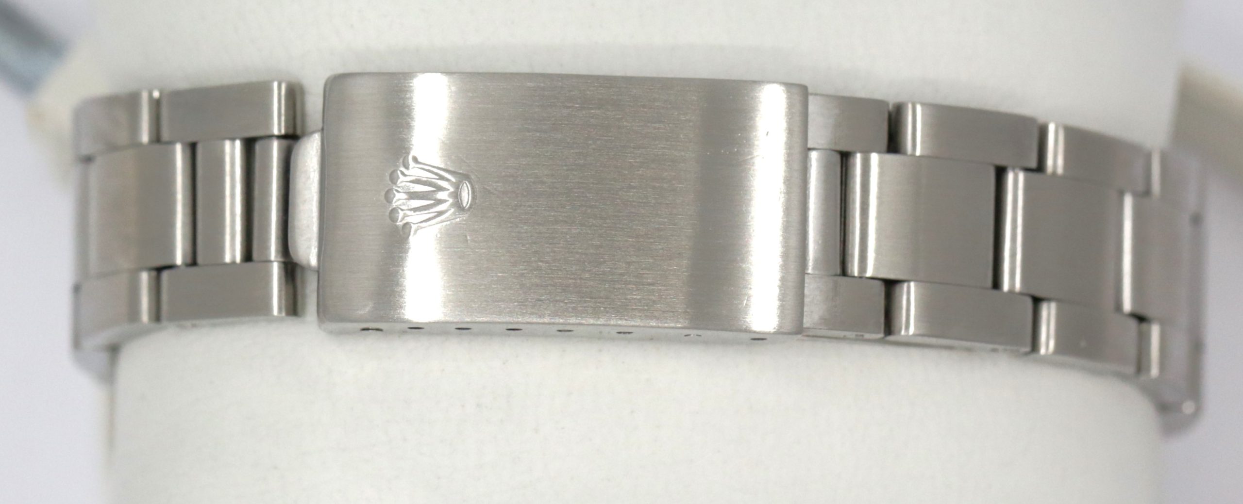 Rolex Oyster Perpetual Date, in Stainless Steel, Linen patina Dial, on Stainless Rolex Oyster Bracelet, Ref. 1500, Circa: 1970 - Image 5
