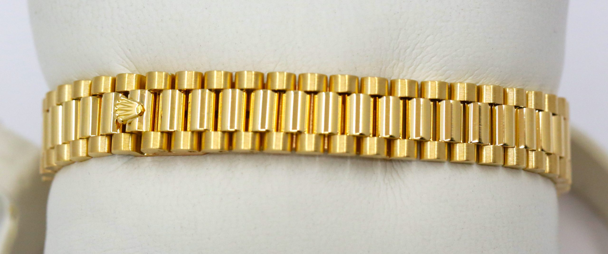 Rolex Lady Datejust 26 in 18ct Yellow Gold, Factory Set Champagne Diamond Dial on 18ct Yellow Gold Rolex President Bracelet, Ref. 69178, Circa: 1989, with Box, Books, Rolex Certificate & Rolex Service Receipt - Image 6