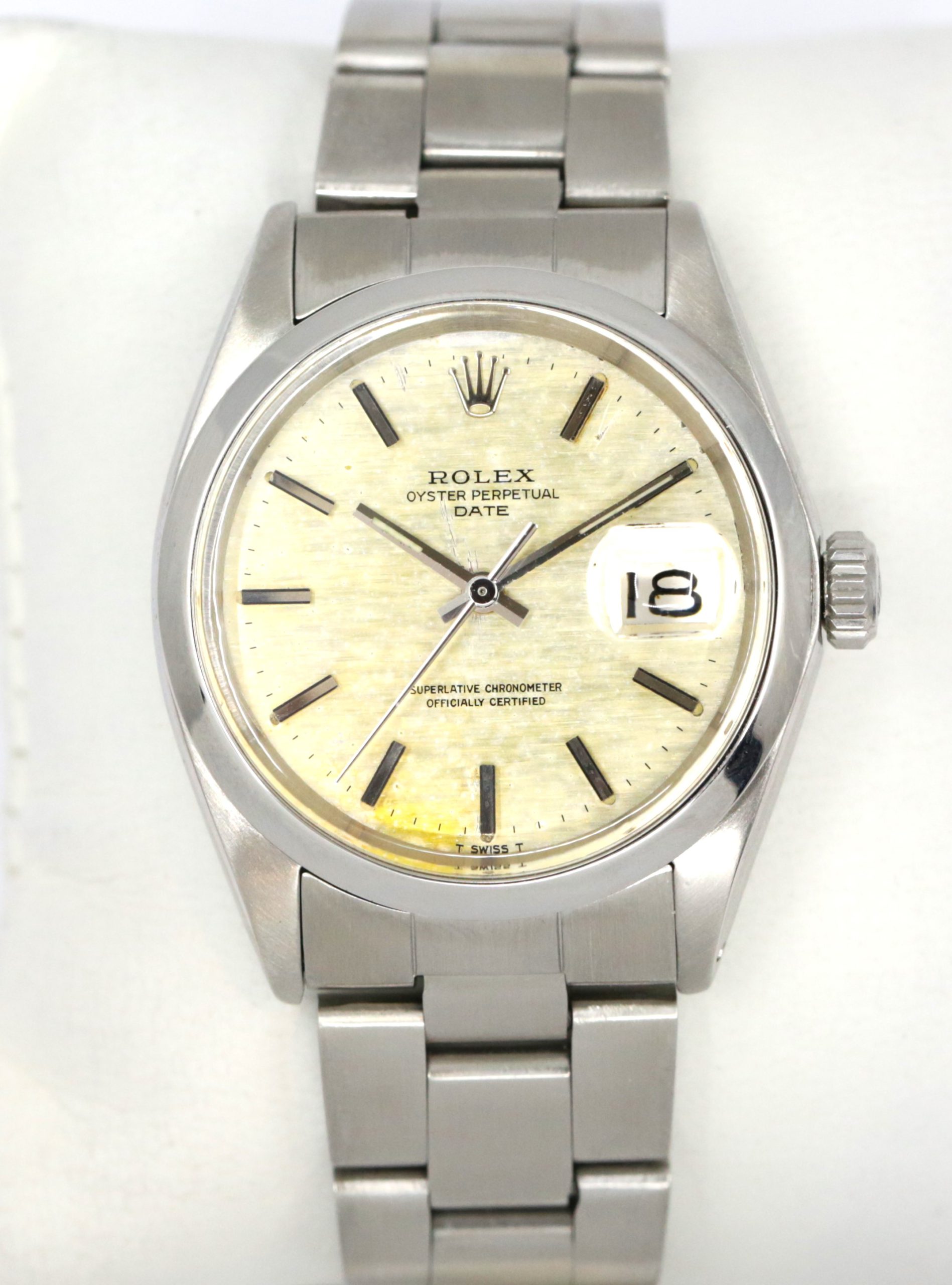 Rolex Oyster Perpetual Date, in Stainless Steel, Linen patina Dial, on Stainless Rolex Oyster Bracelet, Ref. 1500, Circa: 1970 - Image 4