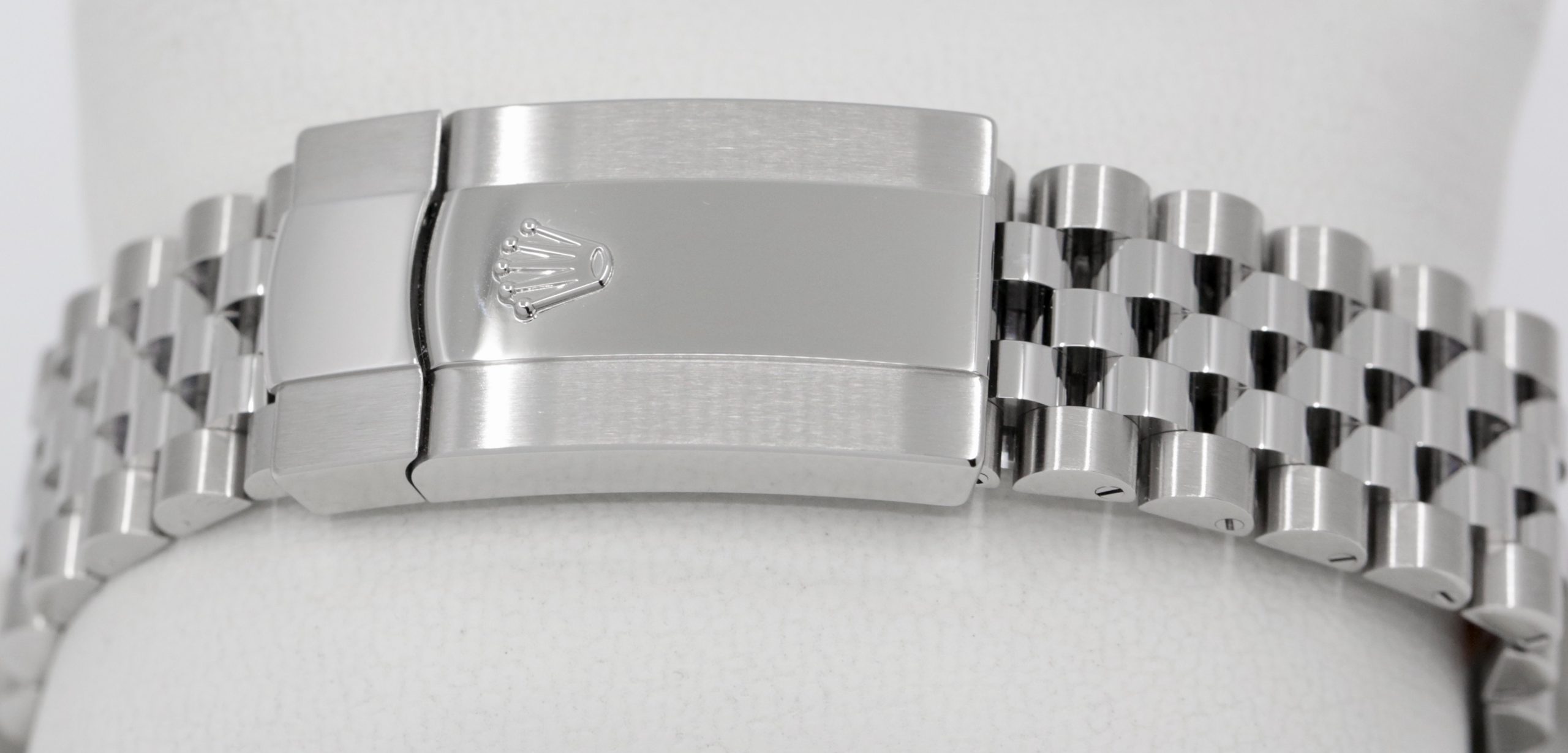 Rolex Oyster Perpetual Datejust 36, in Stainless Steel, Blue Fluted Motif Dial, 18ct White Gold Fluted Bezel, on Stainless Steel Rolex Jubilee Bracelet, Ref. 126234, Circa: 2023, Complete with Box, Books, Rolex Warranty Card & Balance of 5 Year Rolex Factory Warranty - Image 5