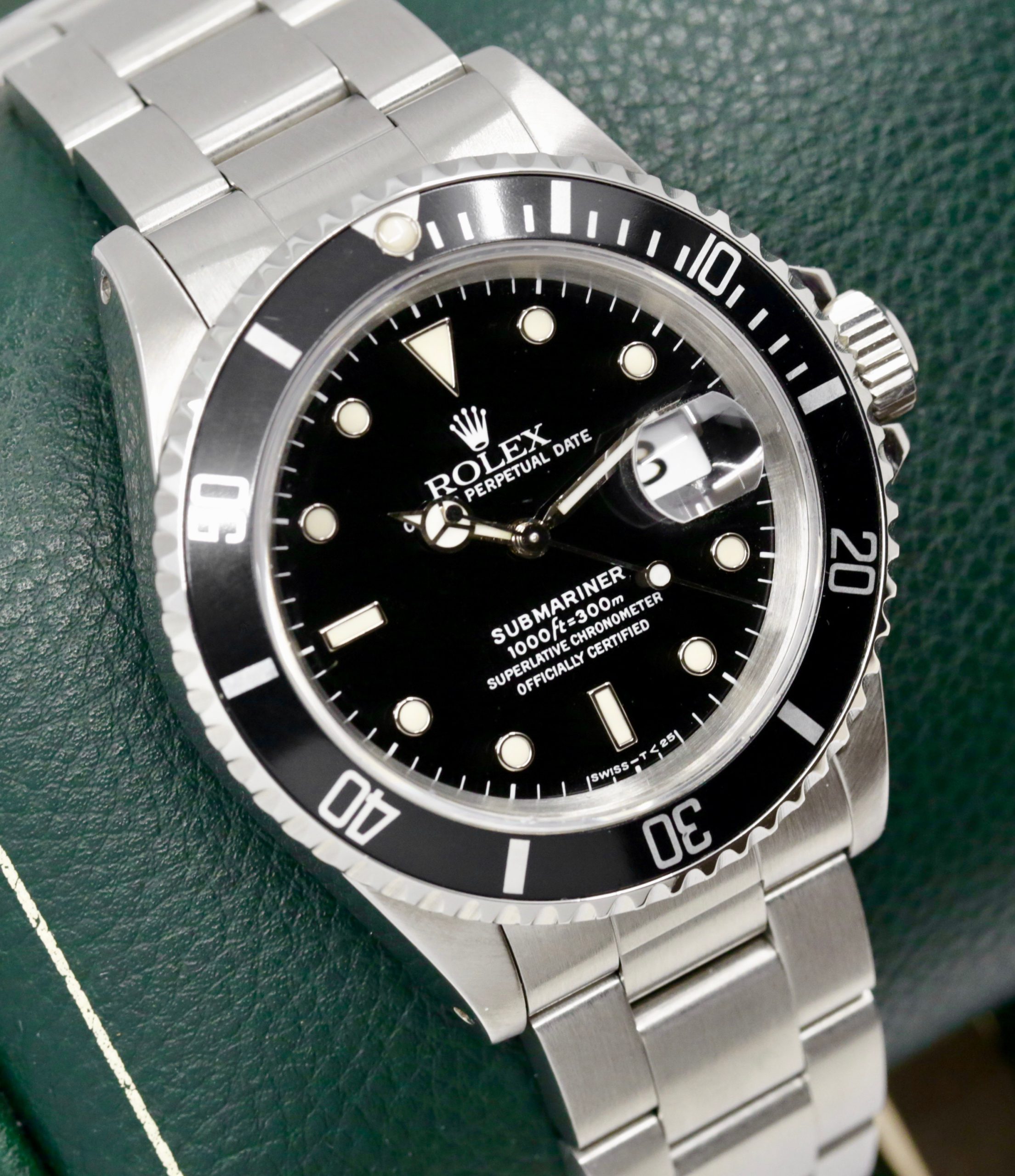 Rolex Oyster Perpetual Submariner Date case reference: 16610, N series case number, Ca 1991. - Image 3