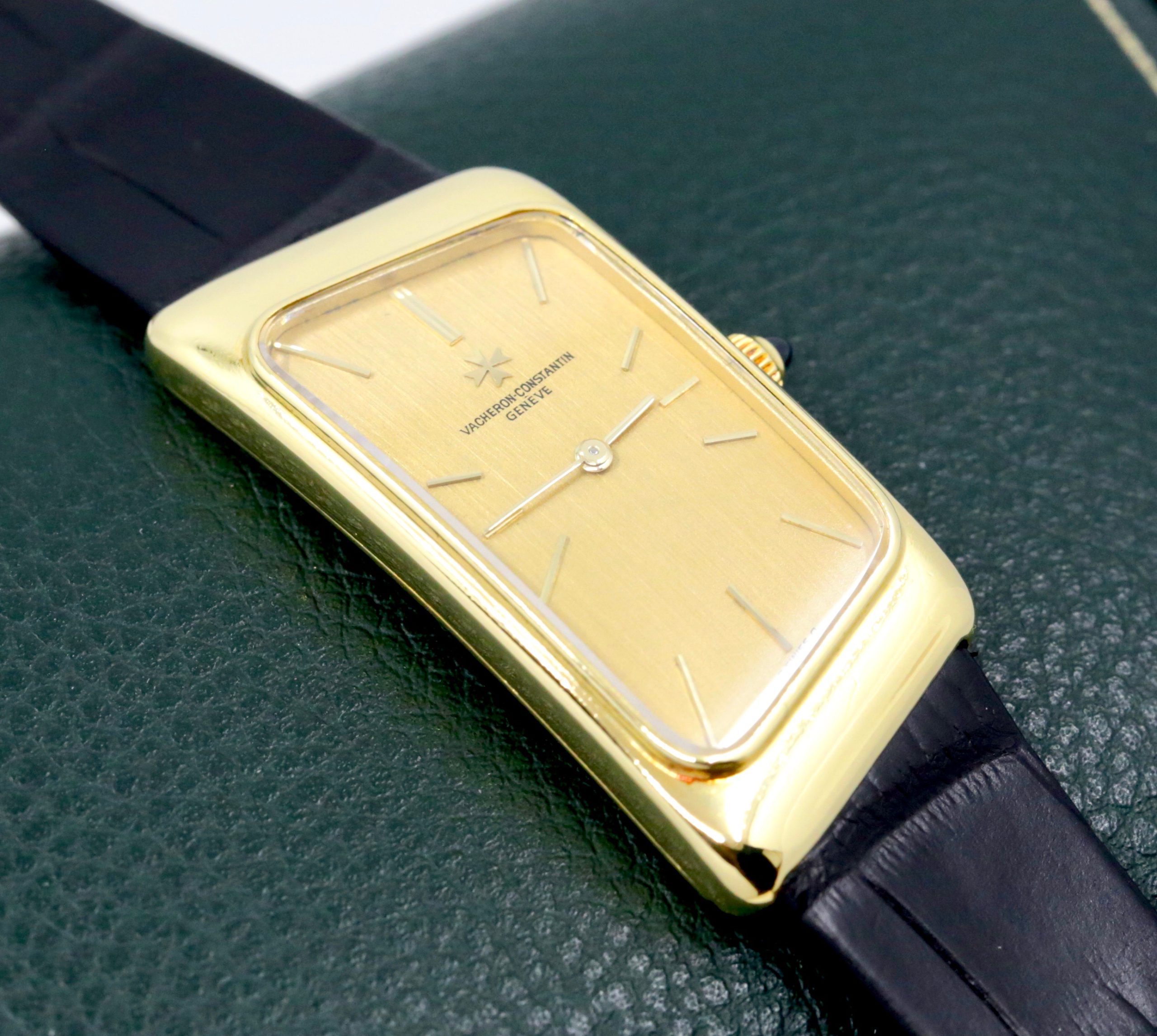 Vacheron Constantin Asymmetric 1972 Prestige de la France, in 18ct Yellow Gold, Champagne Index Dial, on Black Vacheron Constantin Alligator Strap, Ref. 15207, Recently Serviced by Vacheron Constantin - Image 2