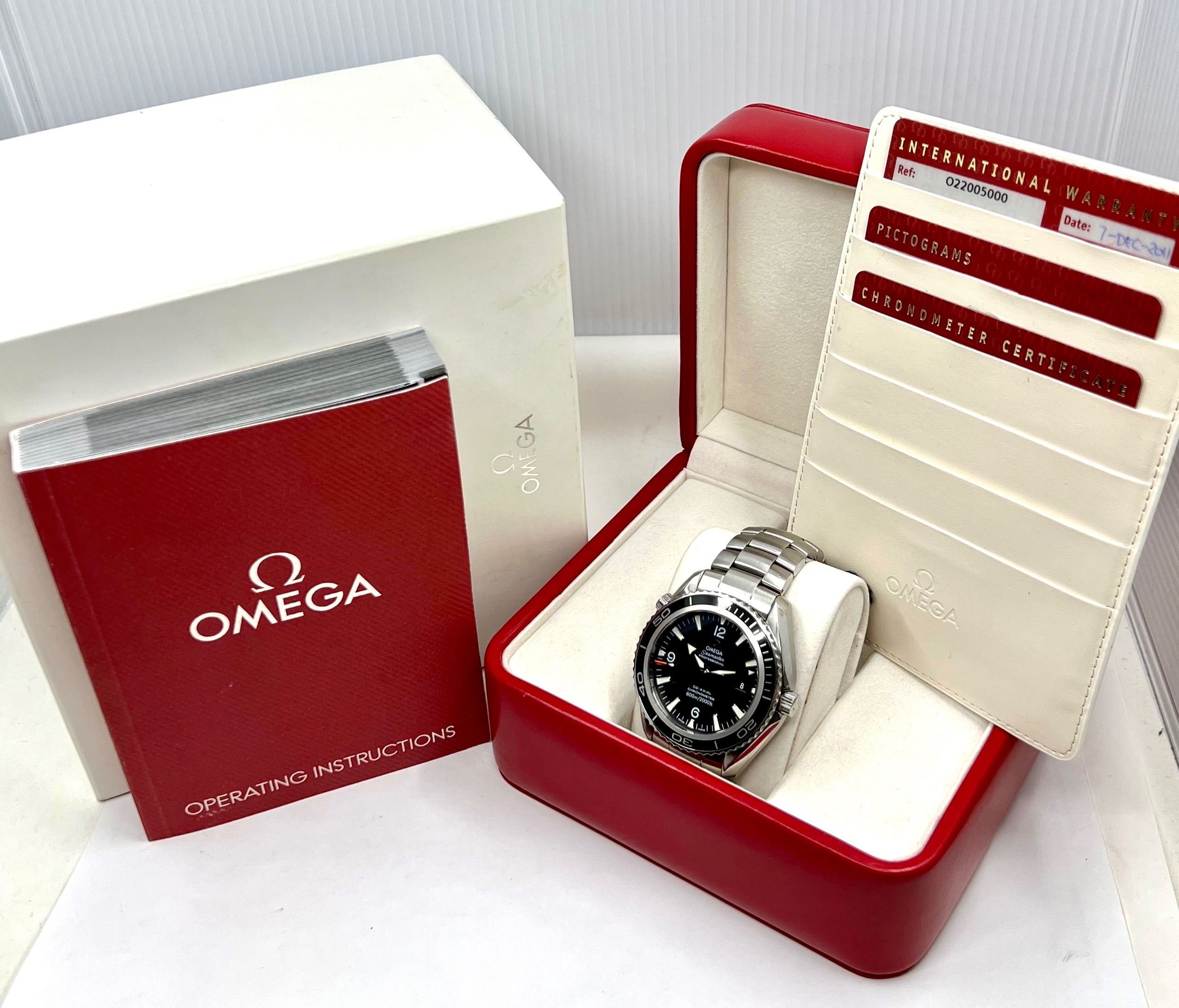 Omega Seamaster Planet Ocean 600M Co-Axial Big Size, 45.5mm, Stainless Steel, Black Index Dial, on Stainless Steel Omega Bracelet, Ref. 2200.50.00, Circa: 2011, with Box, Book & Omega Warranty Cards - Image 7
