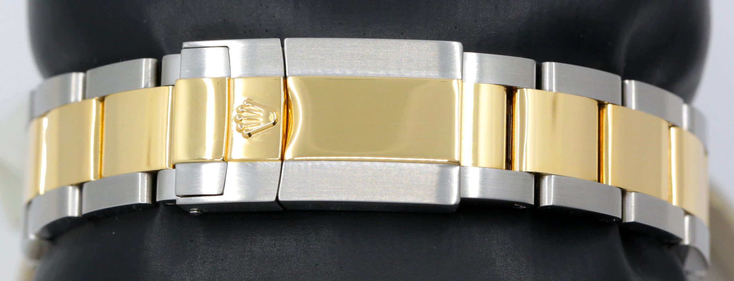 Rolex Cosmograph Daytona, in Stainless Steel & 18ct Yellow Gold, White Index Dial, on Stainless Steel & 18ct Yellow Gold Rolex Oyster Bracelet, Ref. 116523, Circa: 2008, with Box, Books, New Rolex Service Card & Balance of 2 Year Rolex Service Warranty - Image 7