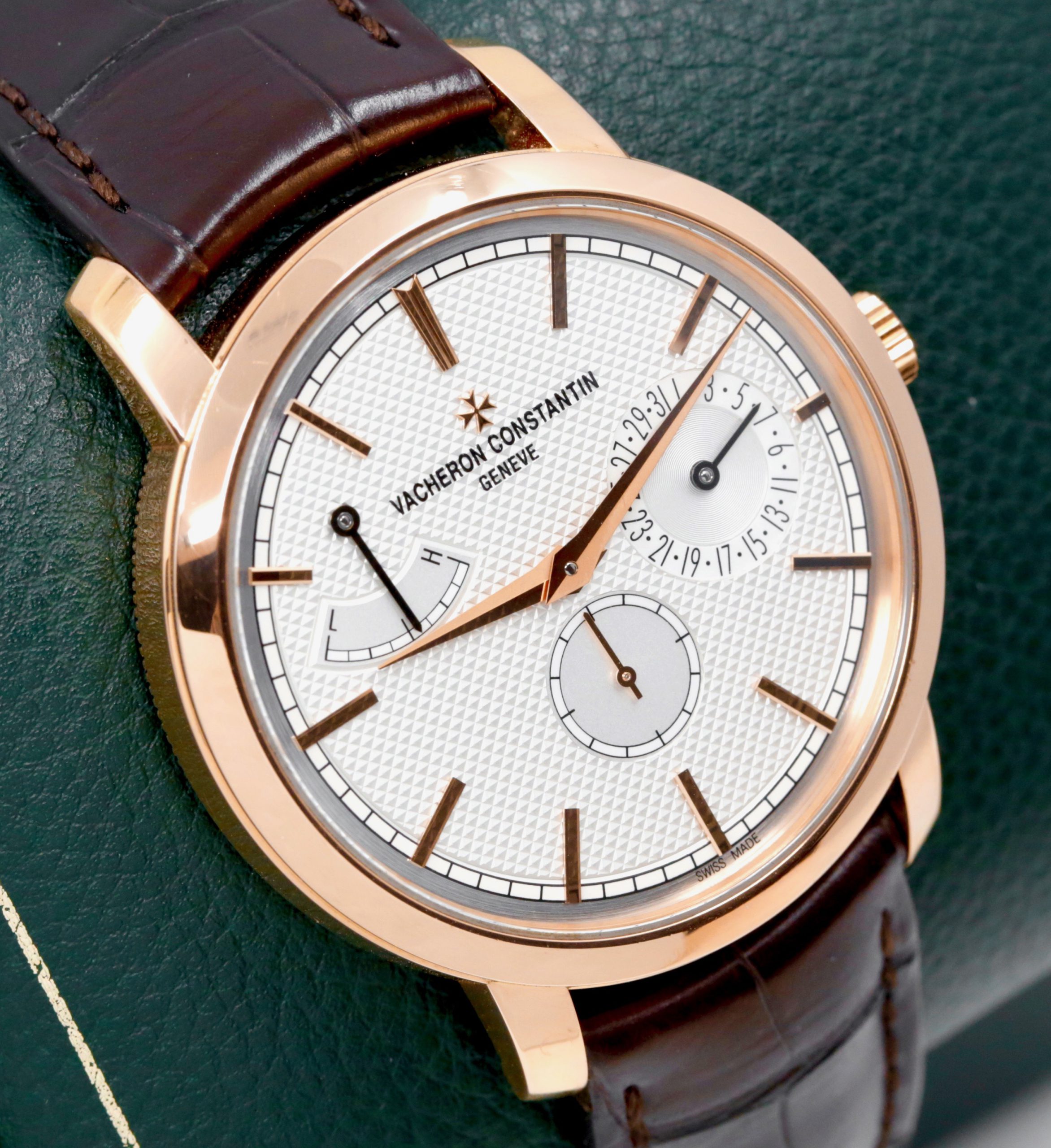 Vacheron Constantin Traditionnelle Power Reserve, in 18ct Rose Gold, White Index Dial, on Brown Alligator Vacheron Constantin Strap with 18ct Rose Gold Tang Vacheron Constantin Tang Buckle, Ref. 83020/000R-9909, Circa: 2019, Complete with Box & Papers Reduced!! - Image 2