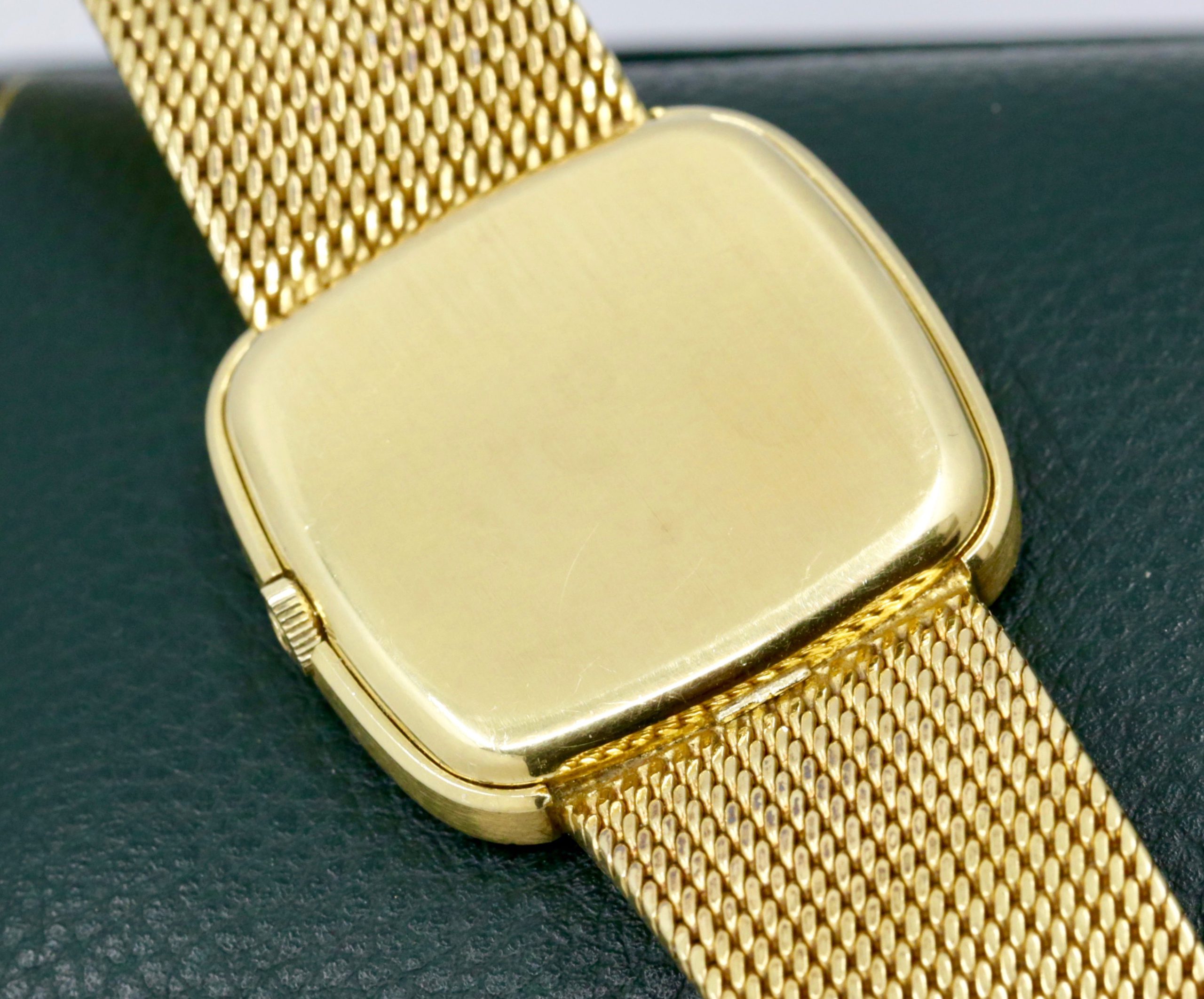 Omega Constellation, 18ct Yellow Gold, Champagne Index Dial, on 18ct Yellow Gold Omega Integrated Bracelet, Ref. 8299, Circa: 1968 - Image 6