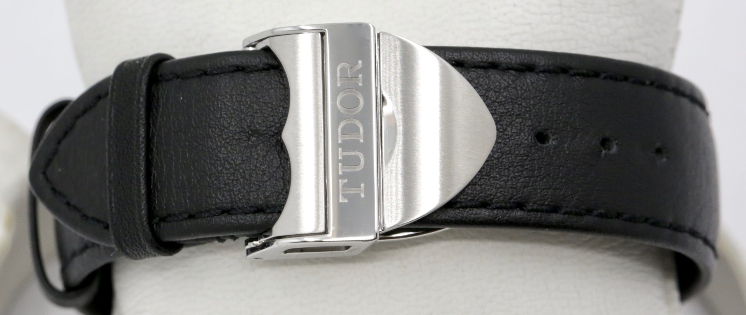 Tudor Style 41 in stainless steel, silver index dial with fluted bezel on a black Tudor leather band with a stainless steel deployant. Ref: 12710. Complete with Box books and Tudor Warranty card Ca. 2023 - Image 6