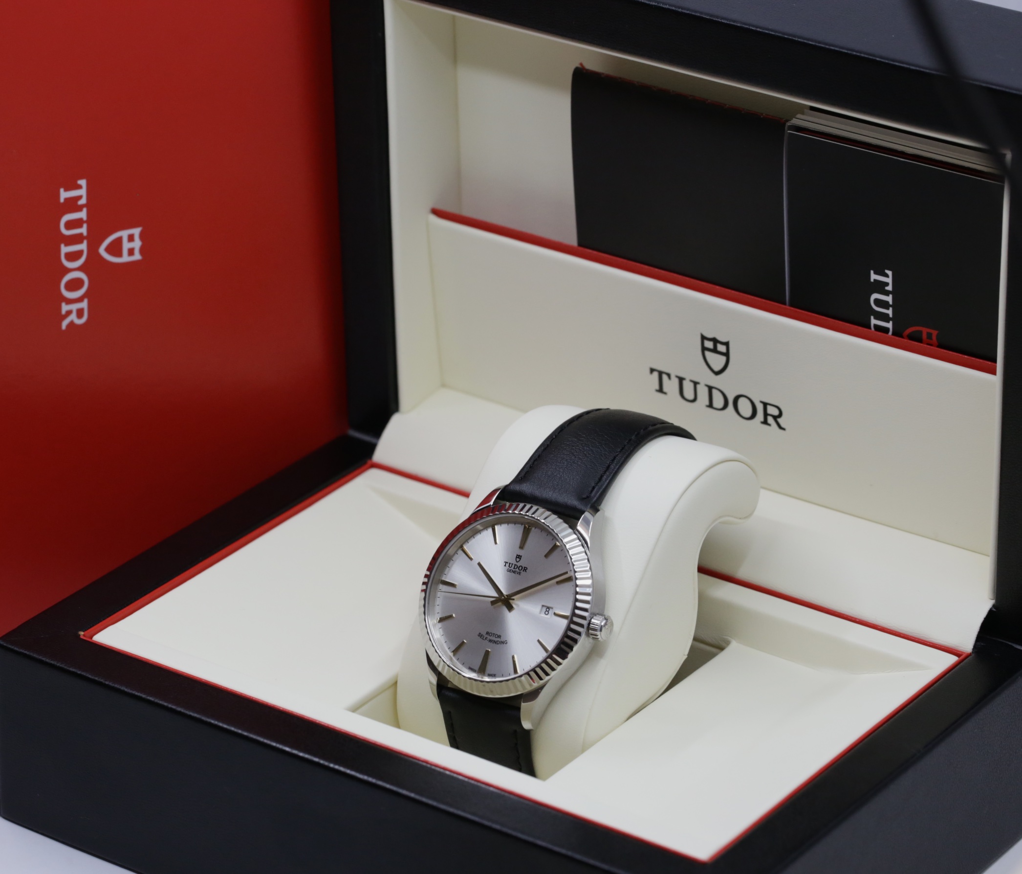 Tudor Style 41 in stainless steel, silver index dial with fluted bezel on a black Tudor leather band with a stainless steel deployant. Ref: 12710. Complete with Box books and Tudor Warranty card Ca. 2023 - Image 8