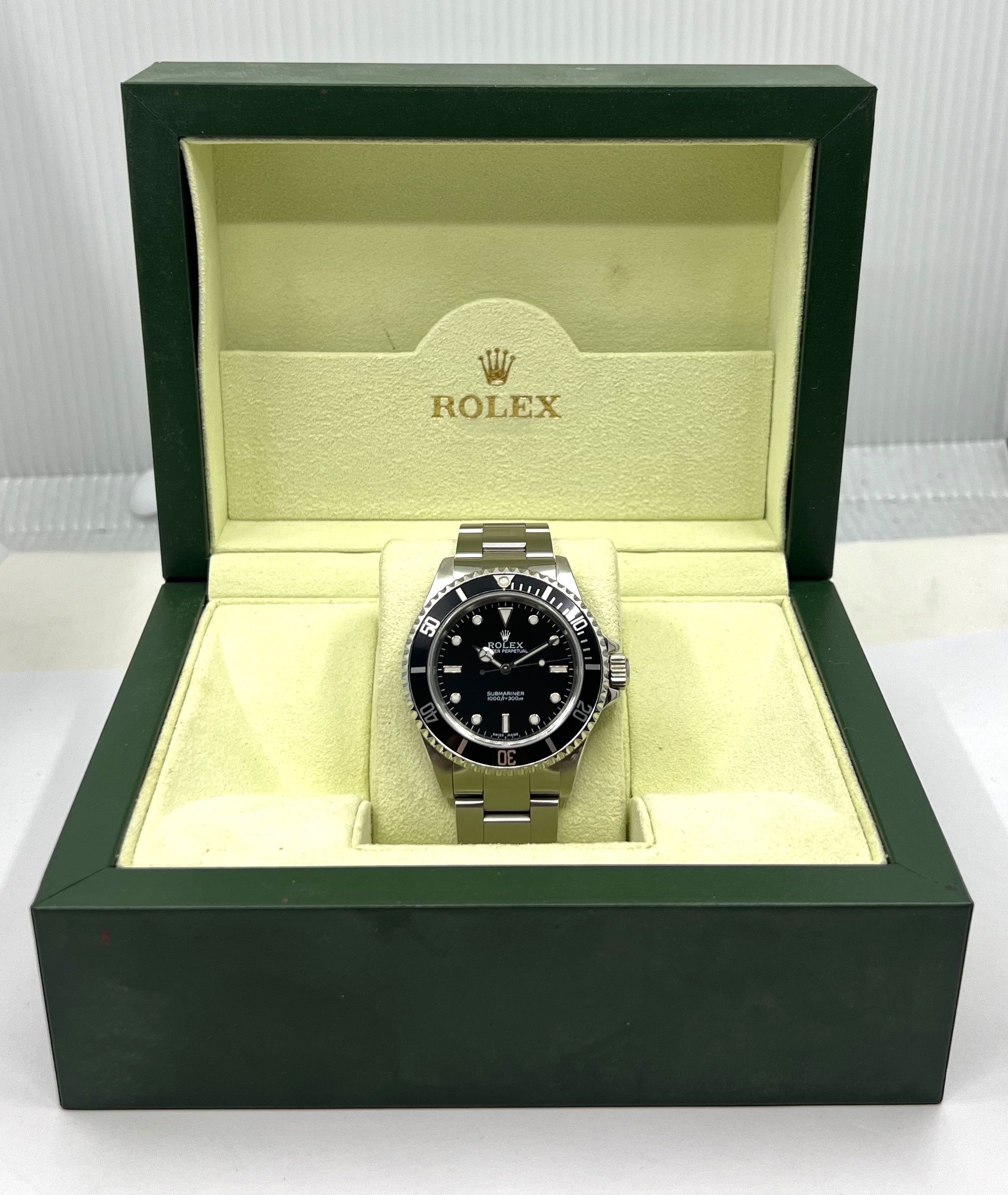 Rolex Oyster Perpetual Submariner Non-Date "2 Liner", in Stainless Steel, Black Index Dial, on Stainless Steel Rolex Oyster Bracelet, Ref. 14060M, P Serial, Circa: 2000, with Rolex Box - Image 7