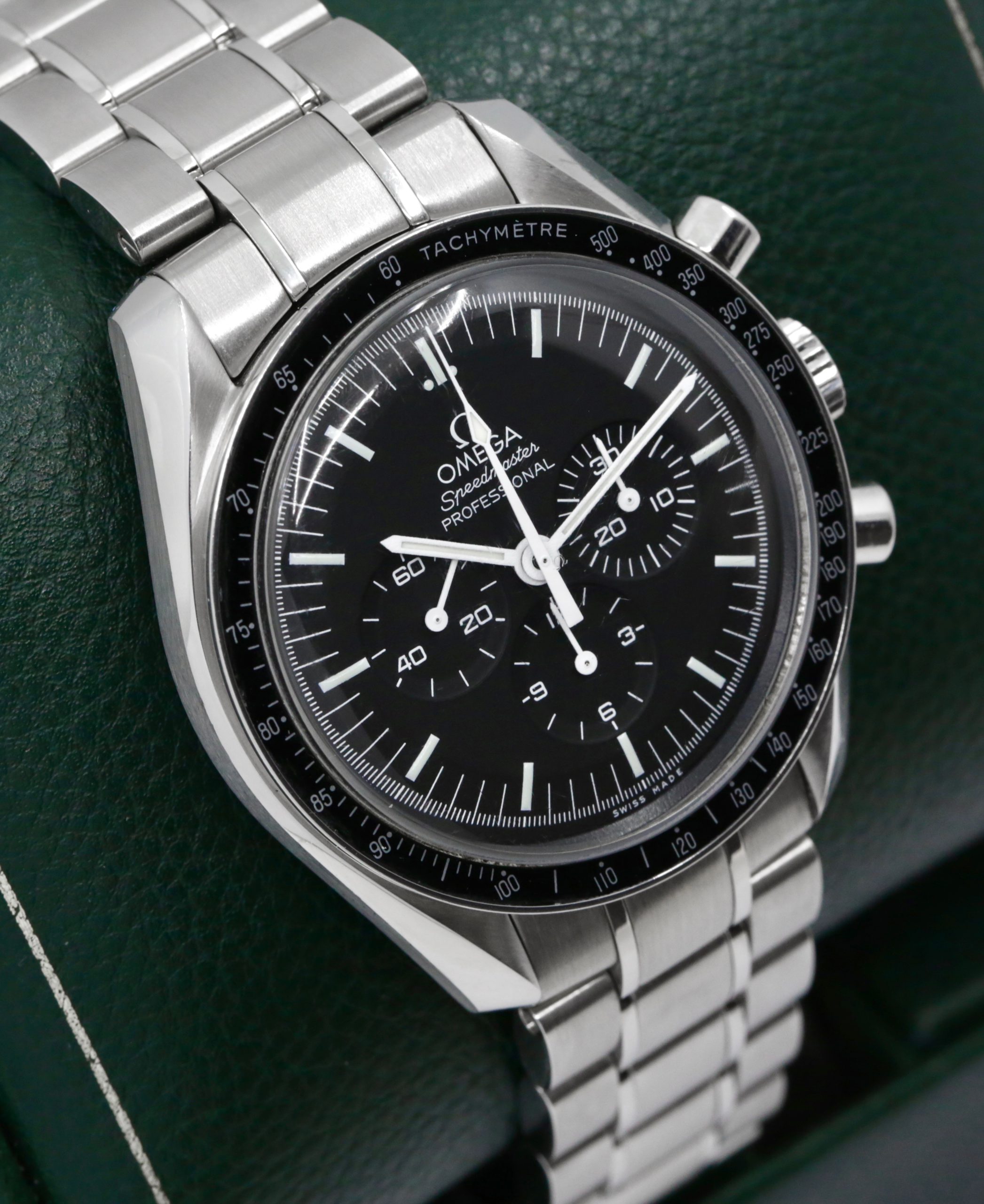 Omega Speedmaster Professional, Stainless Steel, Hesalite Crystal, Black Index Dial on Stainless Steel Omega Bracelet, Ref. 311.30.42.30.01.005, Circa: 2020 - Image 3