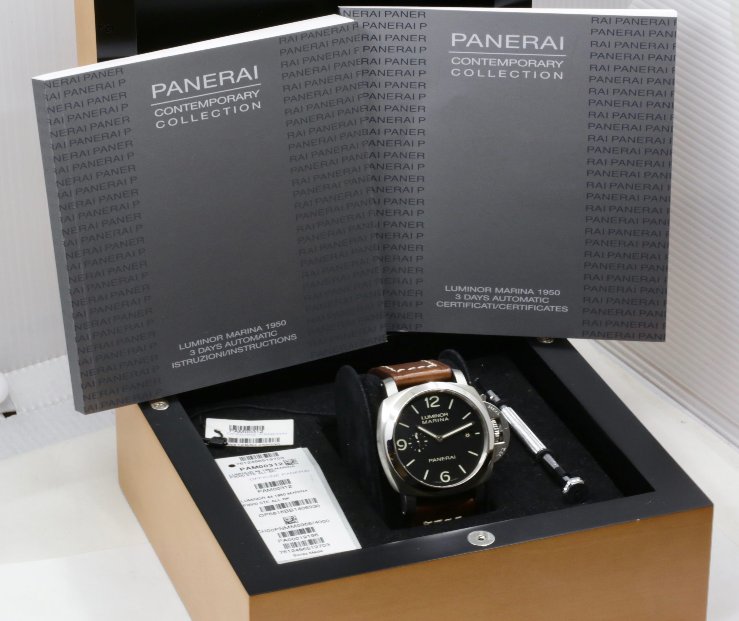 Panerai Luminor Marina 1950 3 Day Automatic in Stainless Steel, Black Matte Dial on a Leather Strap, Ref. PAM00312, Circa: 2010 Box and Papers - Image 6