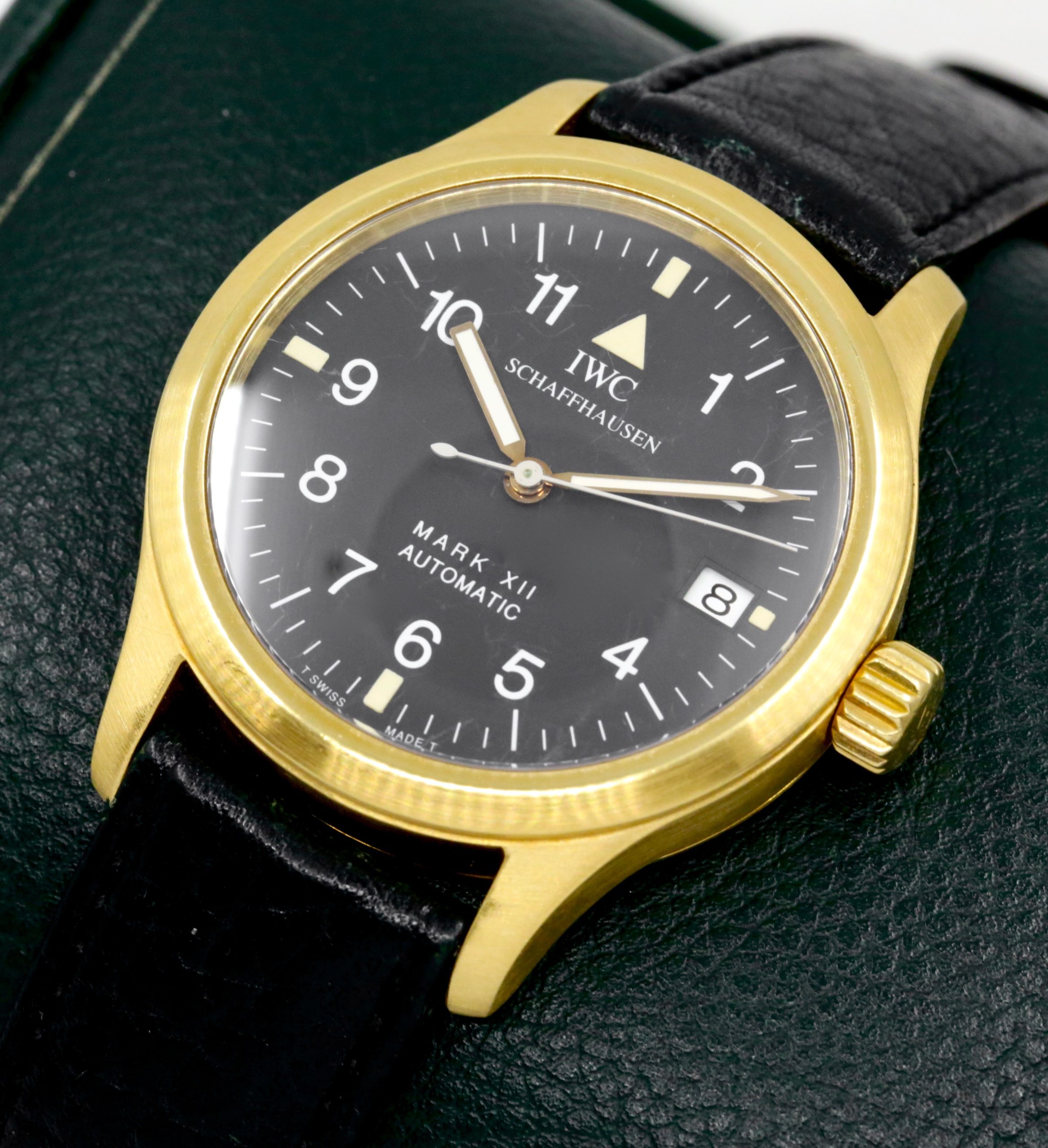 RARE!! IWC Pilots Watch Mark XII in 18ct Yellow Gold, Black Dial with Date, "Die Fliegeruhr Automatik" on Caseback, on Black IWC Leather Strap with IWC Tang Buckle, Ref.IW3421, Circa: 1994 - Image 2