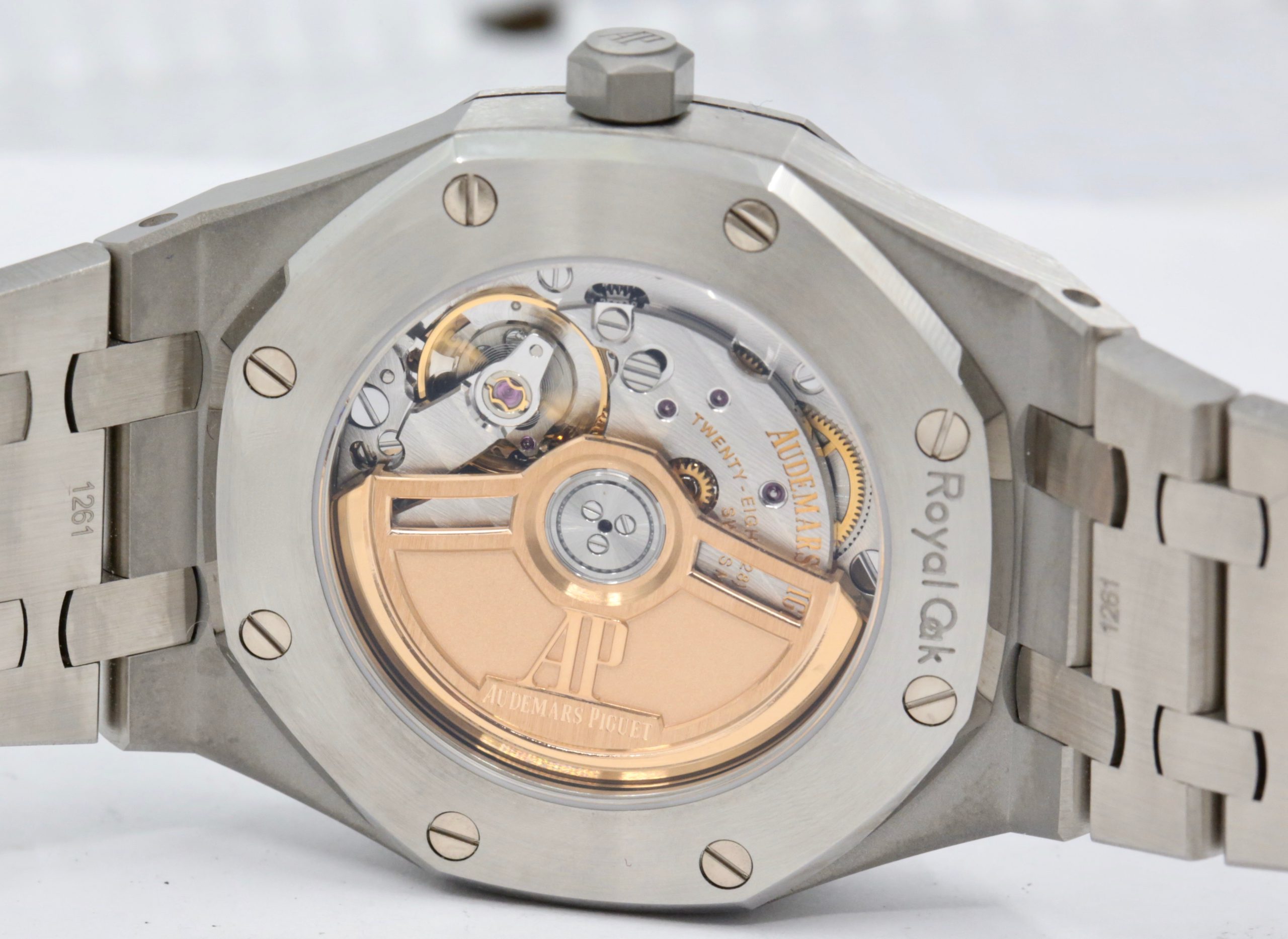 Audemars Piguet Royal Oak 34mm Stainless Steel with Date, Bezel set with 40 brilliant-cut diamonds ~0.71 carats on a Royal Oak Integrated Bracelet, Blue-grey Tappisserie Dial. Ref: 77351ST.ZZ.1261ST.01 Circa: 2022, Complete with Box & Papers - Image 5