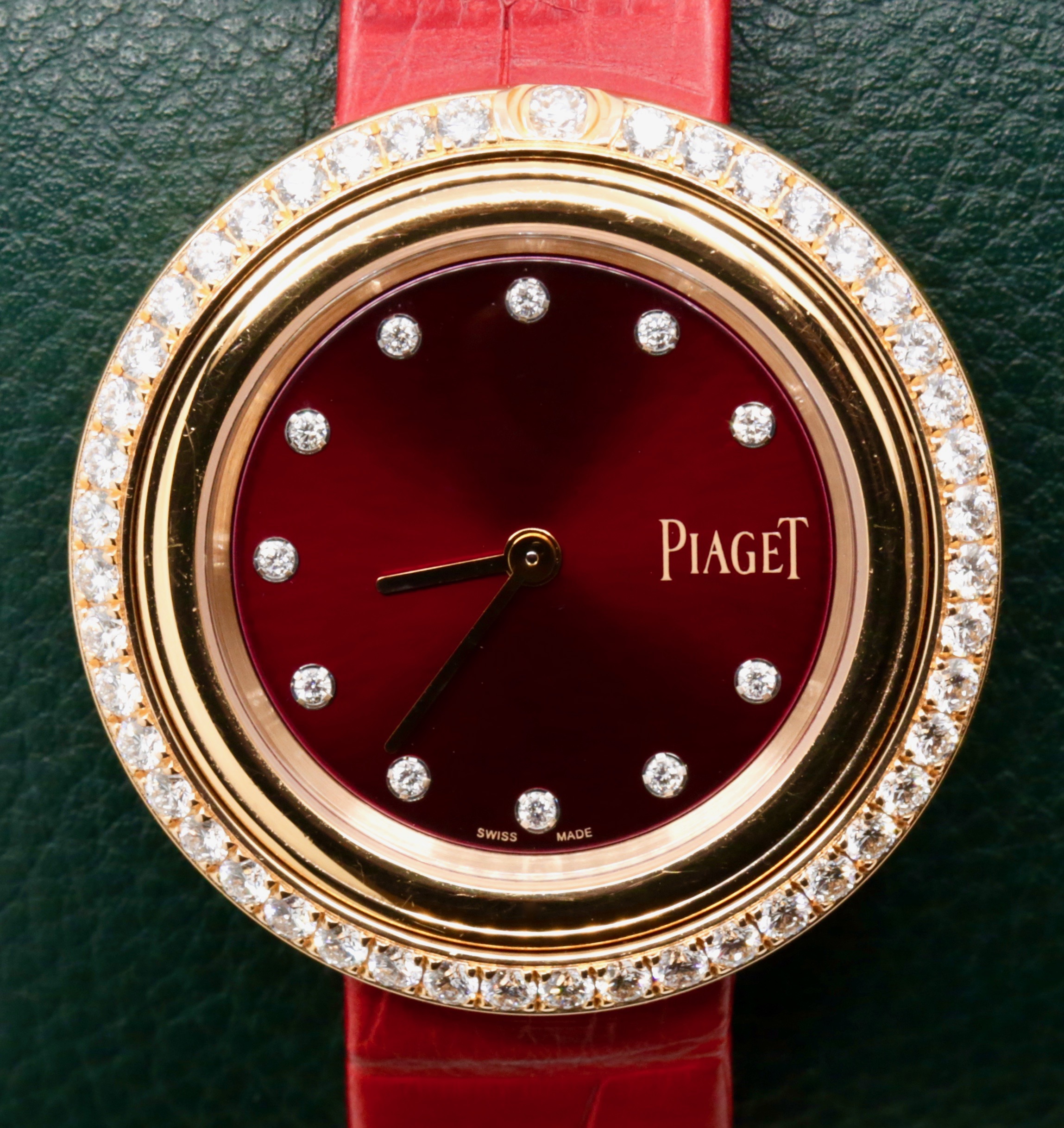 Piaget Possessions GOA44095 18ct rose gold set with 57 diamonds totalling 1.56 ct D to G and IF to VVS. retail is in excess of $30,000 we can sell at $12,760